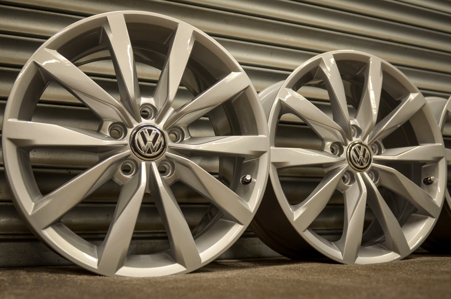 *Refurbished* Genuine 17" VW Golf Mk7 Alloy Wheels 5x112 5G0601 - Autosthetic