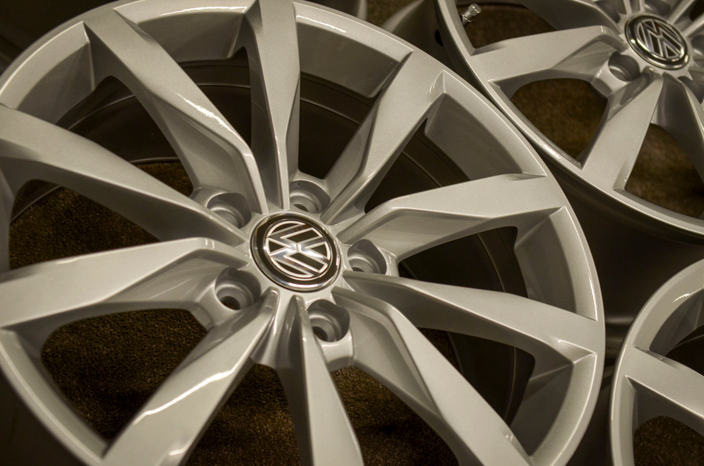*Refurbished* Genuine 17" VW Golf Mk7 Alloy Wheels 5x112 5G0601 - Autosthetic