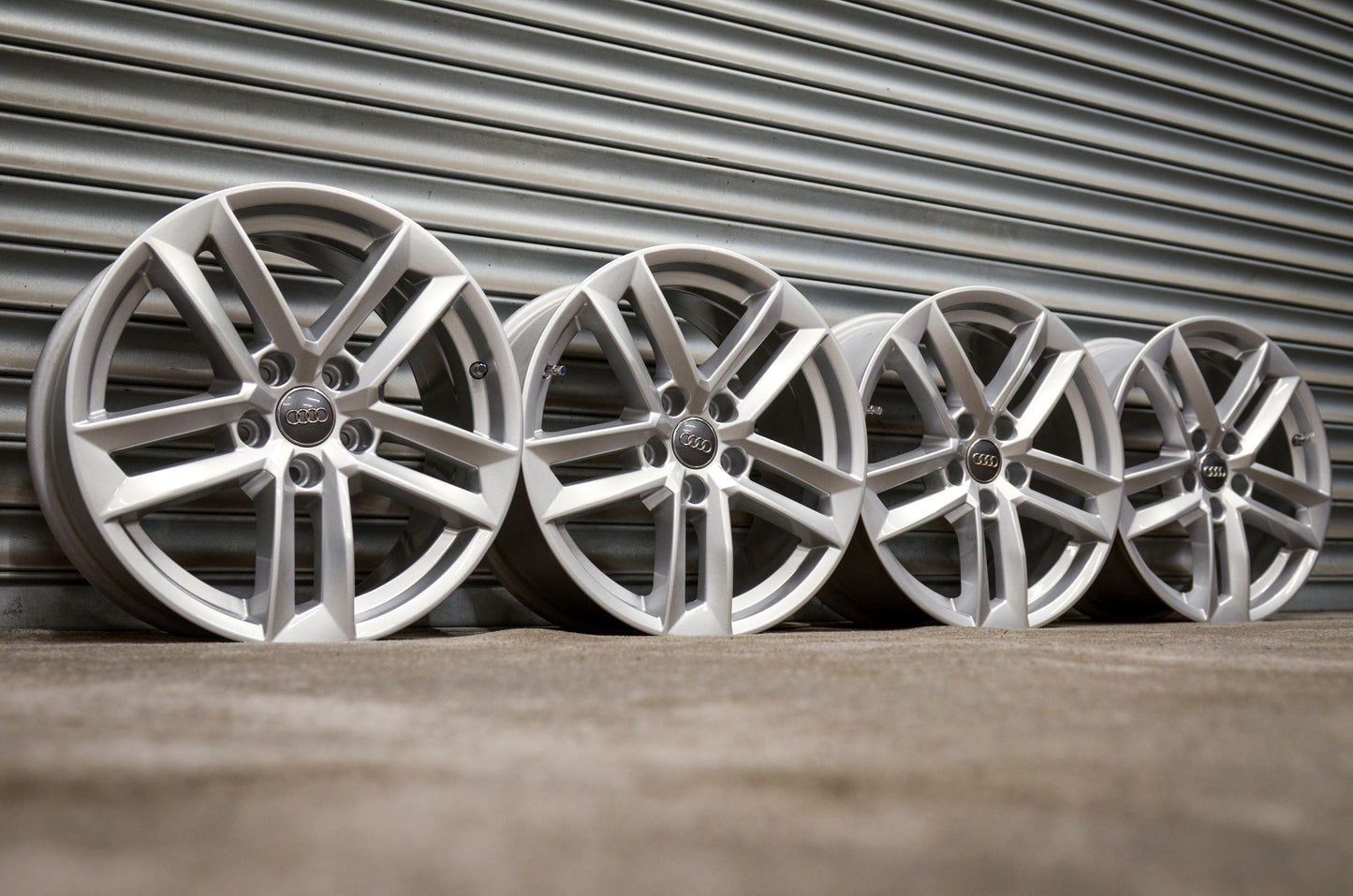 *Refurbished* Genuine 17" Audi A4 B9 Alloy Wheels 5x112 8W0601025E