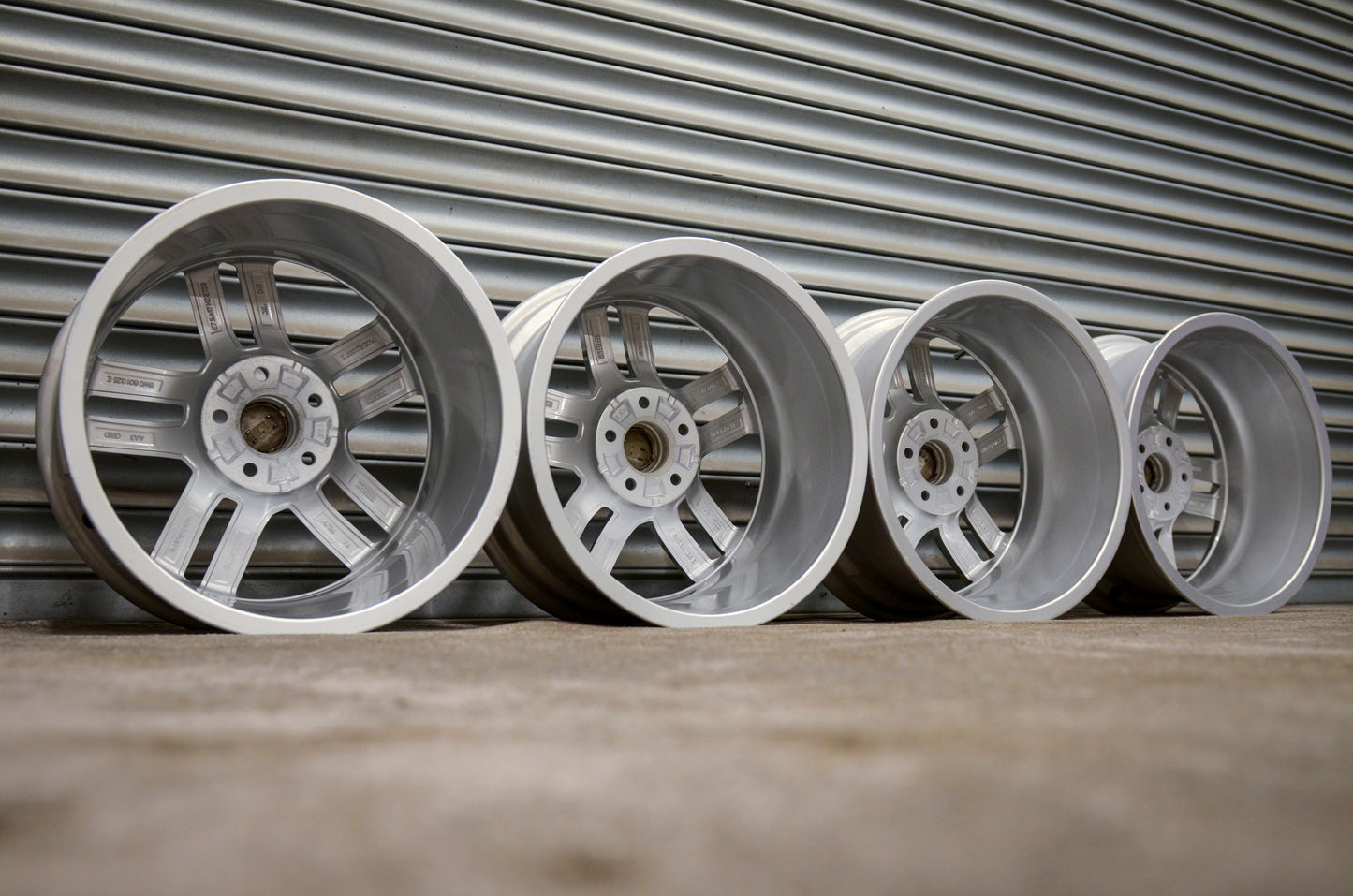 *Refurbished* Genuine 17" Audi A4 B9 Alloy Wheels 5x112 8W0601025E