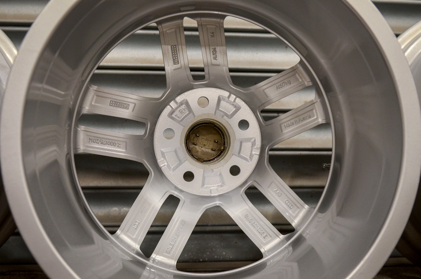 *Refurbished* Genuine 17" Audi A4 B9 Alloy Wheels 5x112 8W0601025E
