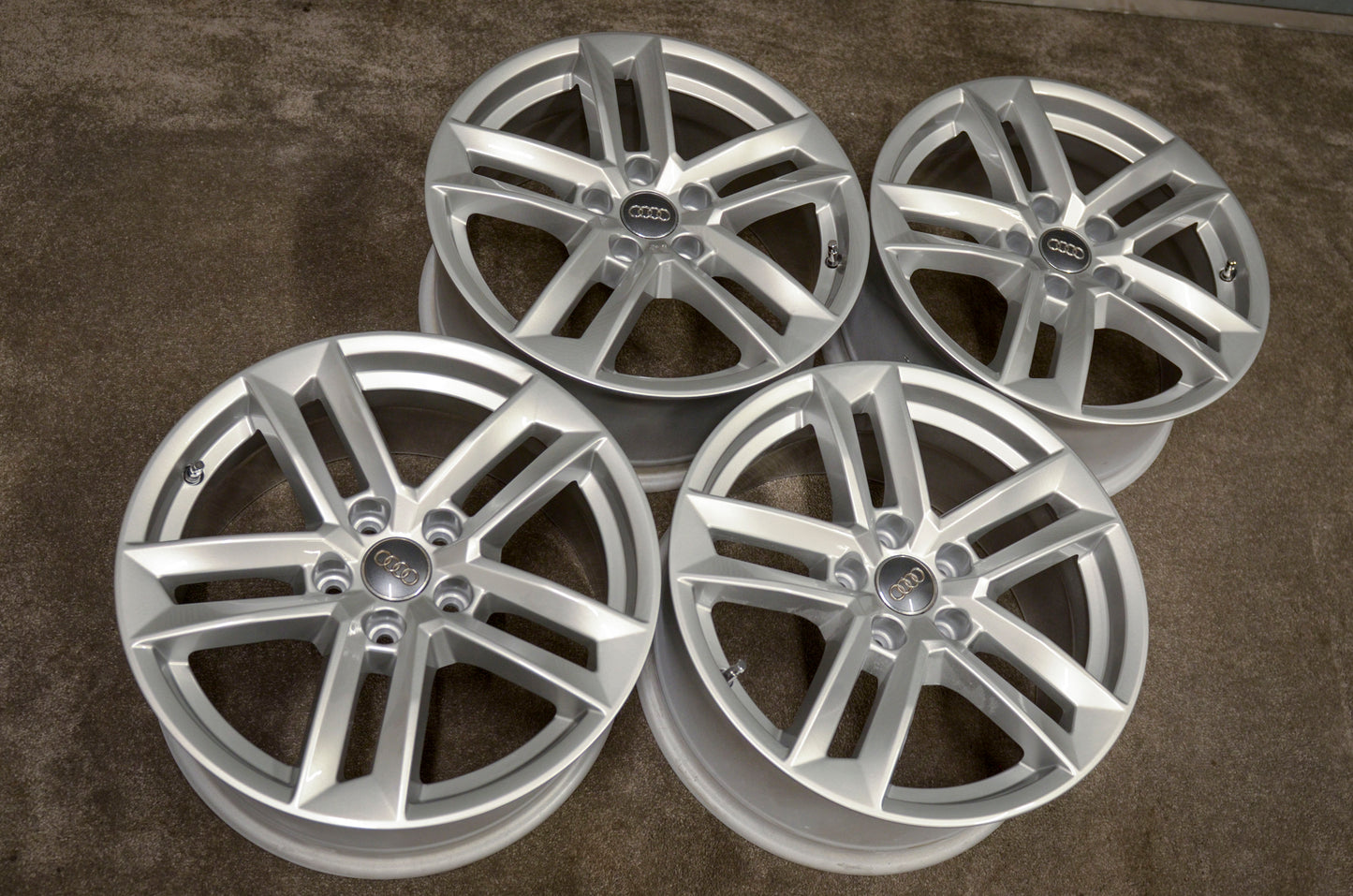 *Refurbished* Genuine 17" Audi A4 B9 Alloy Wheels 5x112 8W0601025E