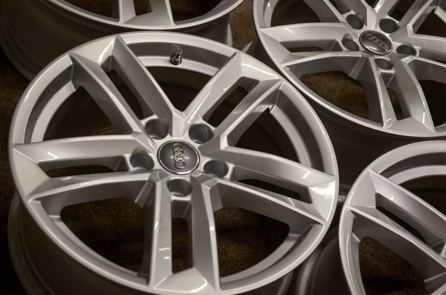 *Refurbished* Genuine 17" Audi A4 B9 Alloy Wheels 5x112 8W0601025E