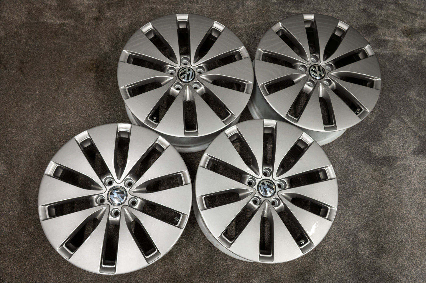 *Refurbished* Genuine 18" VW Golf 'Bilbao' Alloy Wheels 5x112 1K0601025BE