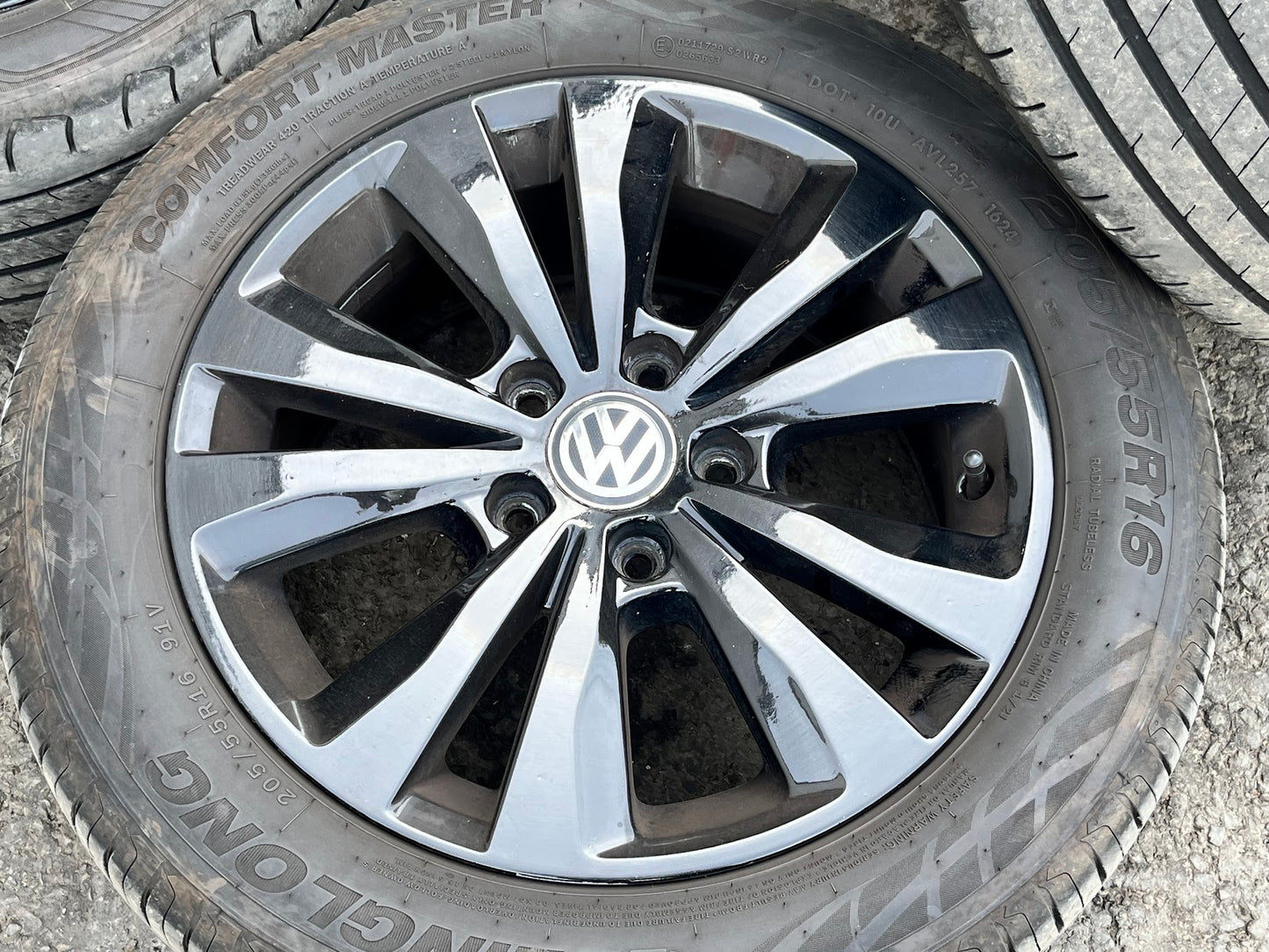 Genuine 16" VW Golf Mk6/7 Alloy Wheels & Tyres 5x112 - Autosthetic