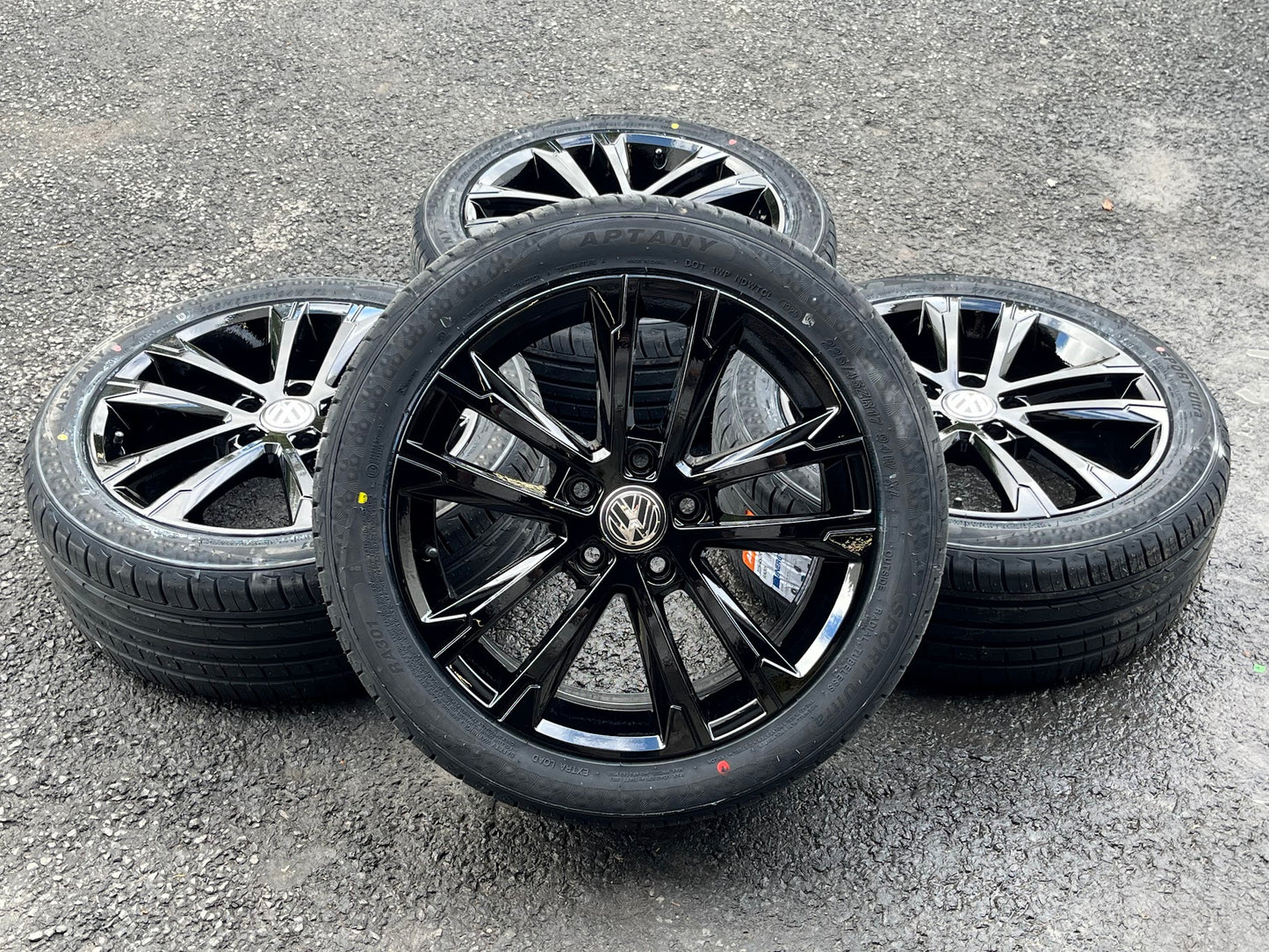 *Refurbished* Genuine 17" VW Golf Mk7 'Singapore' Alloy Wheels & Brand New Tyres 5x112 5G0601025AK
