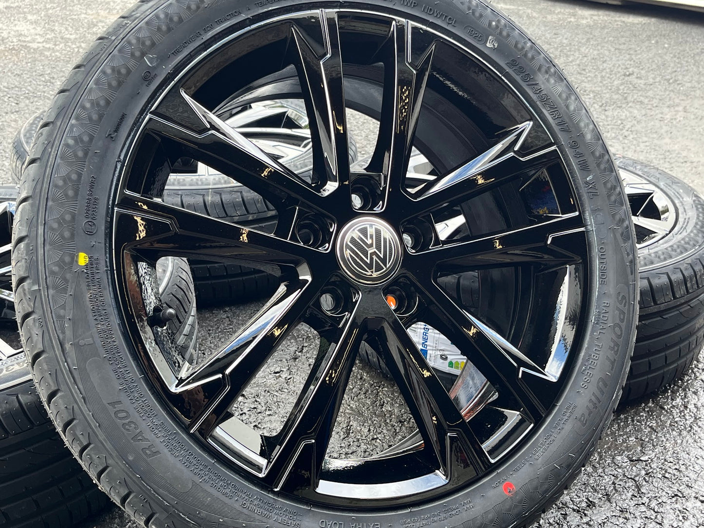 *Refurbished* Genuine 17" VW Golf Mk7 'Singapore' Alloy Wheels & Brand New Tyres 5x112 5G0601025AK
