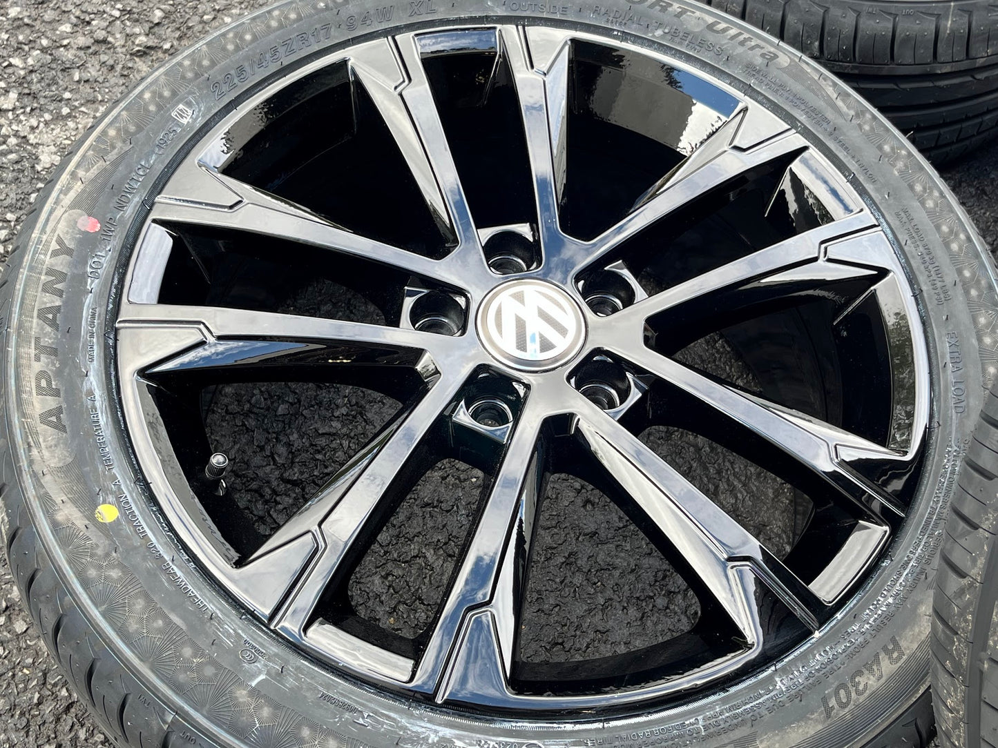 *Refurbished* Genuine 17" VW Golf Mk7 'Singapore' Alloy Wheels & Brand New Tyres 5x112 5G0601025AK