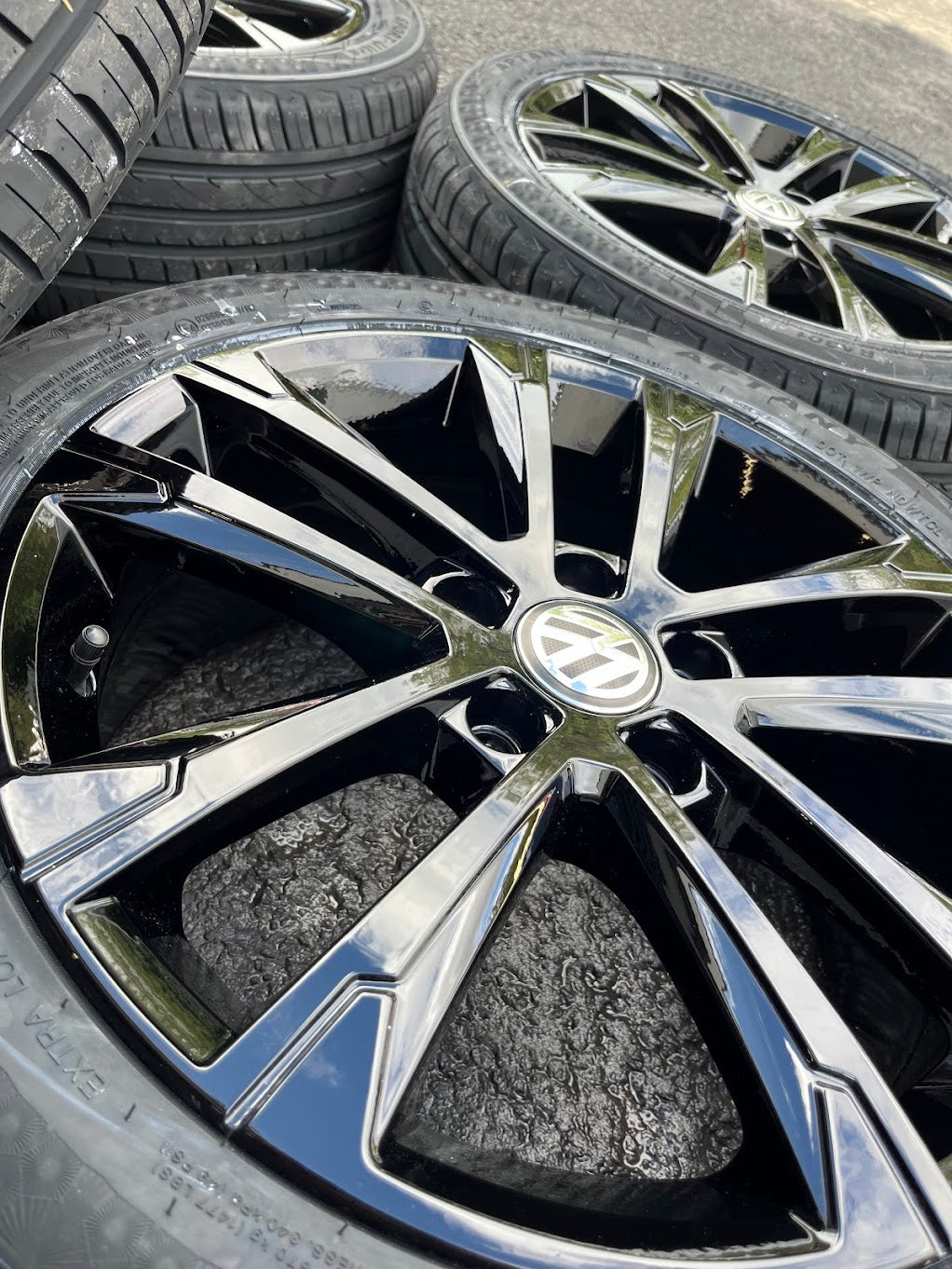 *Refurbished* Genuine 17" VW Golf Mk7 'Singapore' Alloy Wheels & Brand New Tyres 5x112 5G0601025AK