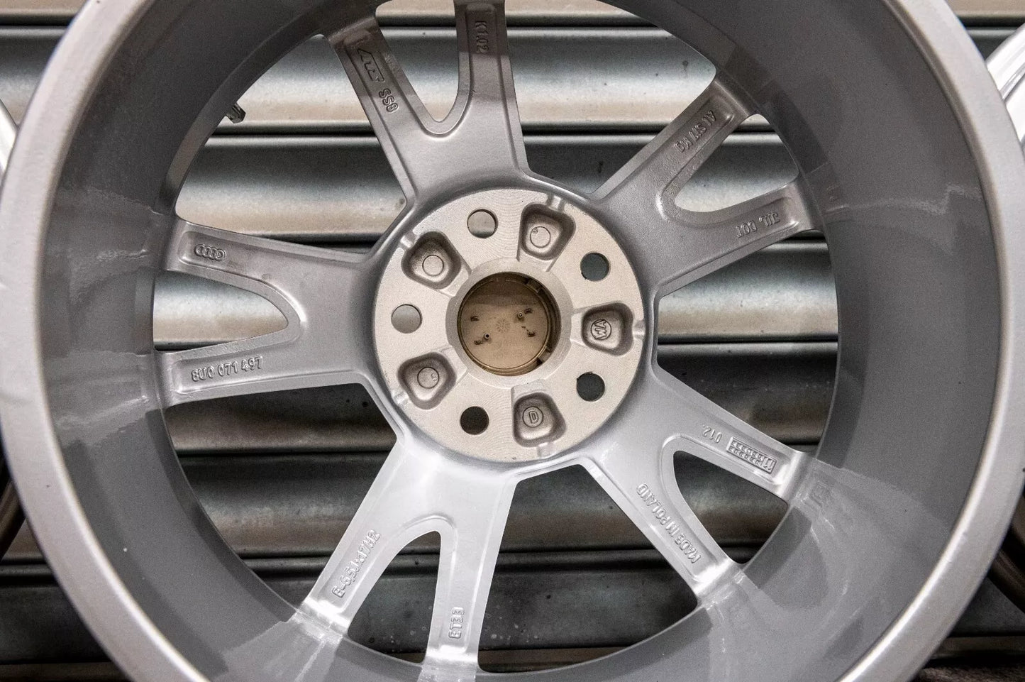 *Refurbished* Genuine 17" Audi Q3 Alloy Wheels 5x112 8U0071497