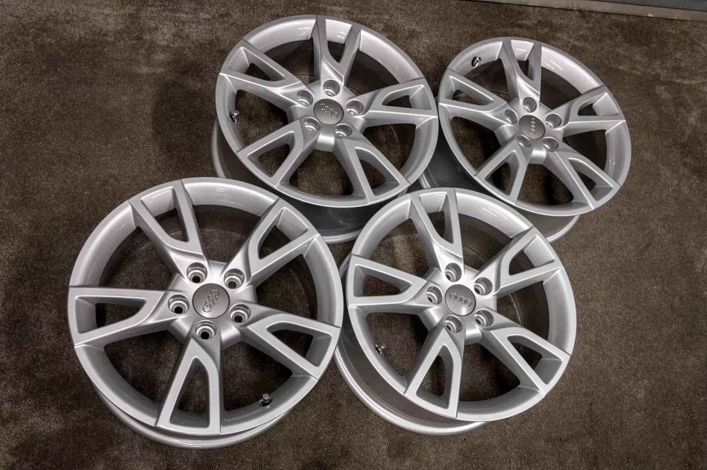 *Refurbished* Genuine 17" Audi Q3 Alloy Wheels 5x112 8U0071497