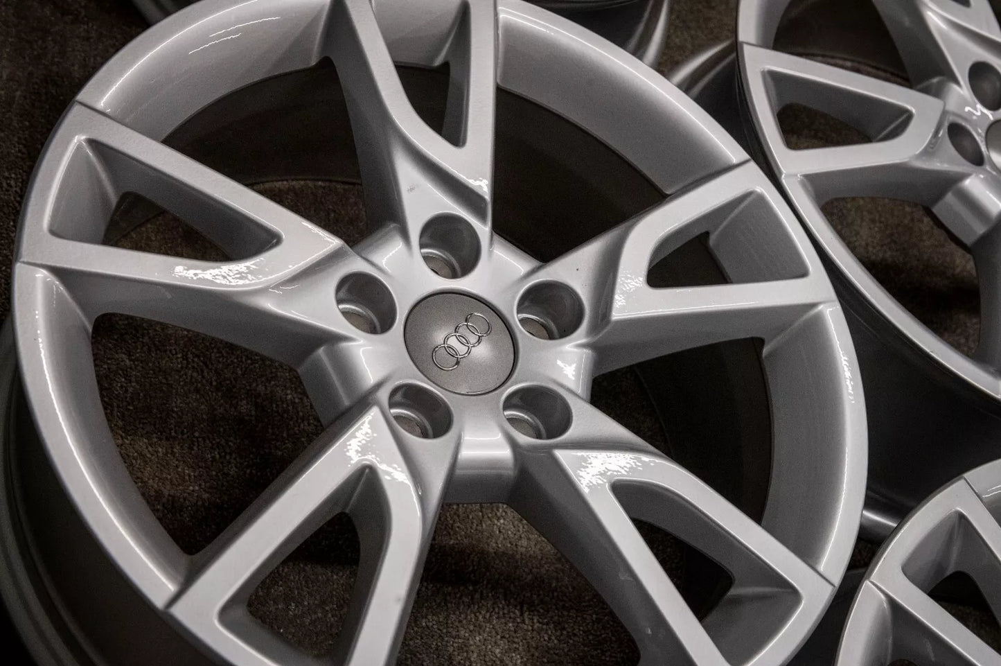 *Refurbished* Genuine 17" Audi Q3 Alloy Wheels 5x112 8U0071497