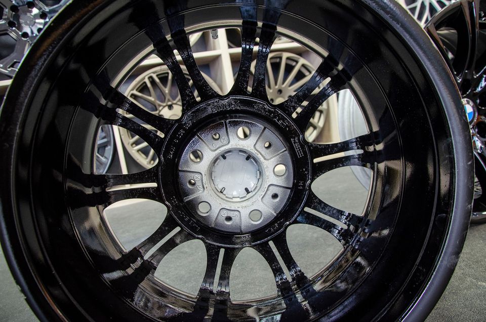 *Refurbished* Genuine 18" BMW MV2 3-Series E46/E90 135M Staggered Alloy Wheels - Autosthetic