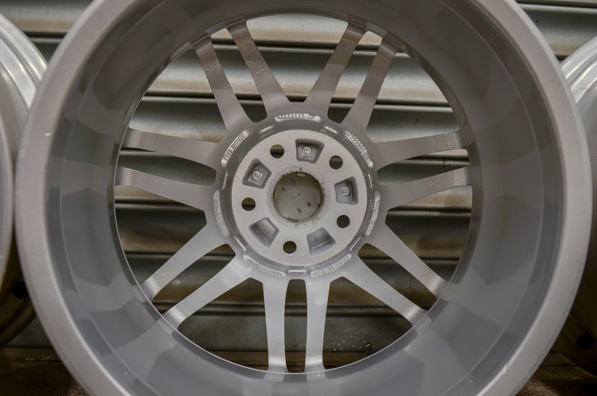 *Refurbished* Genuine 18" Audi A4 Le Mans Alloy Wheels 5x112 8E0601025BA - Autosthetic