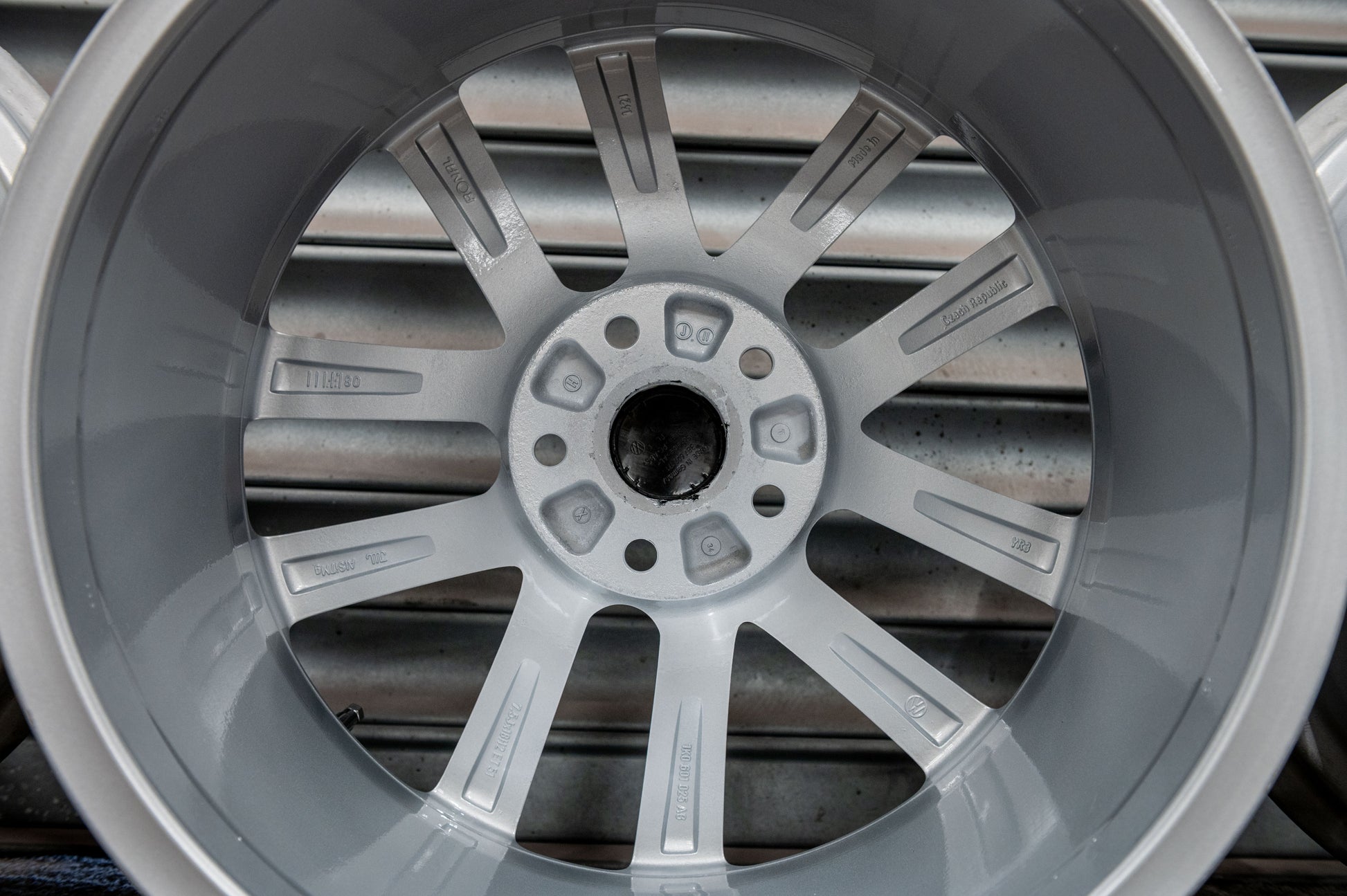 *Refurbished* Genuine 18" VW Charleston Golf Alloys Wheels 5x112 1K0601025AG - Autosthetic