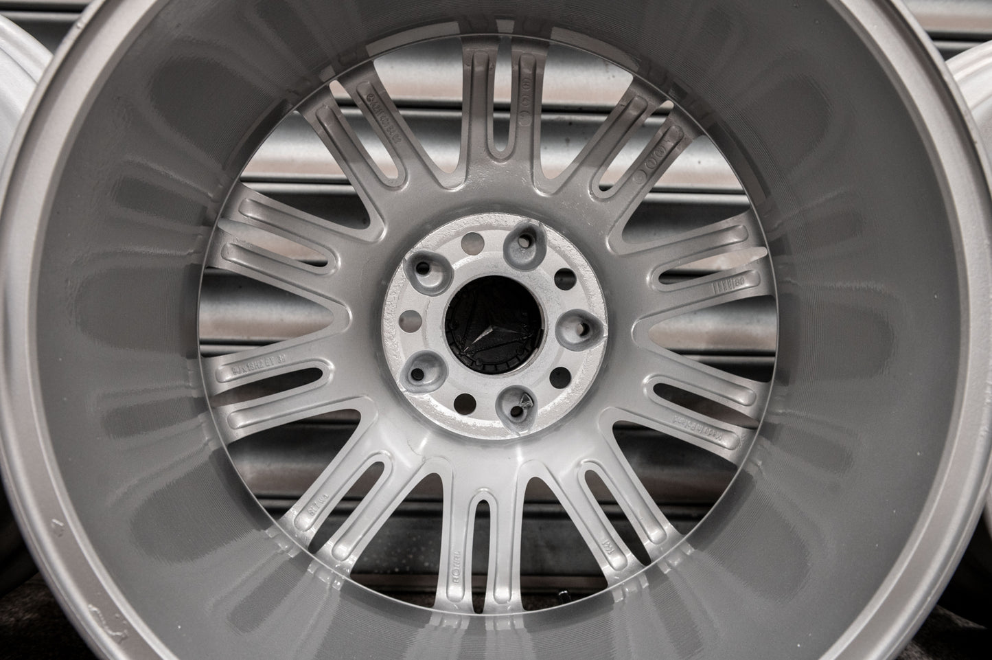 *Refurbished* Genuine 18" Mercedes E-Class W211 Staggered Alloy Wheels 5x112