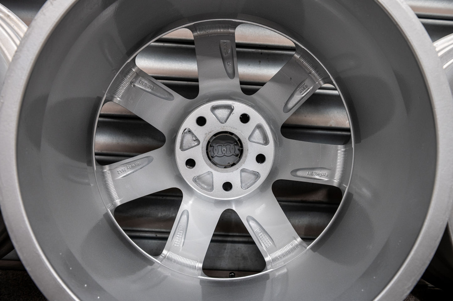 *Refurbished* Genuine 18" Audi TT Turbine Alloy Wheels 5x112 8J0601025AC