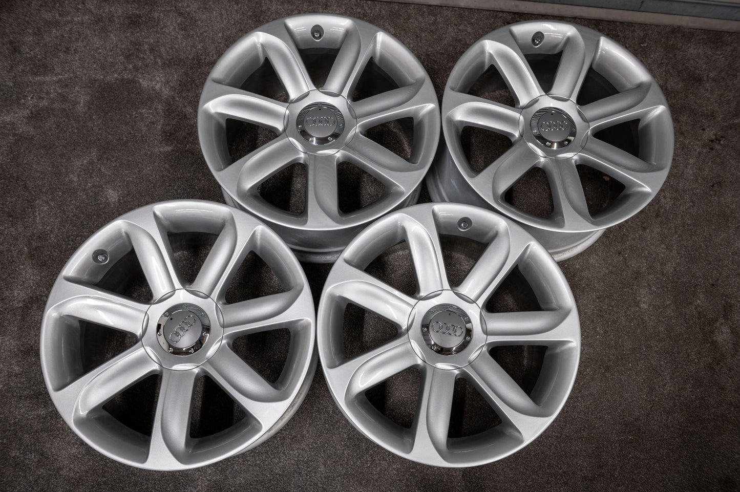 *Refurbished* Genuine 18" Audi TT Turbine Alloy Wheels 5x112 8J0601025AC