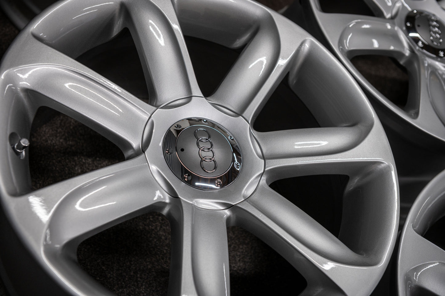 *Refurbished* Genuine 18" Audi TT Turbine Alloy Wheels 5x112 8J0601025AC