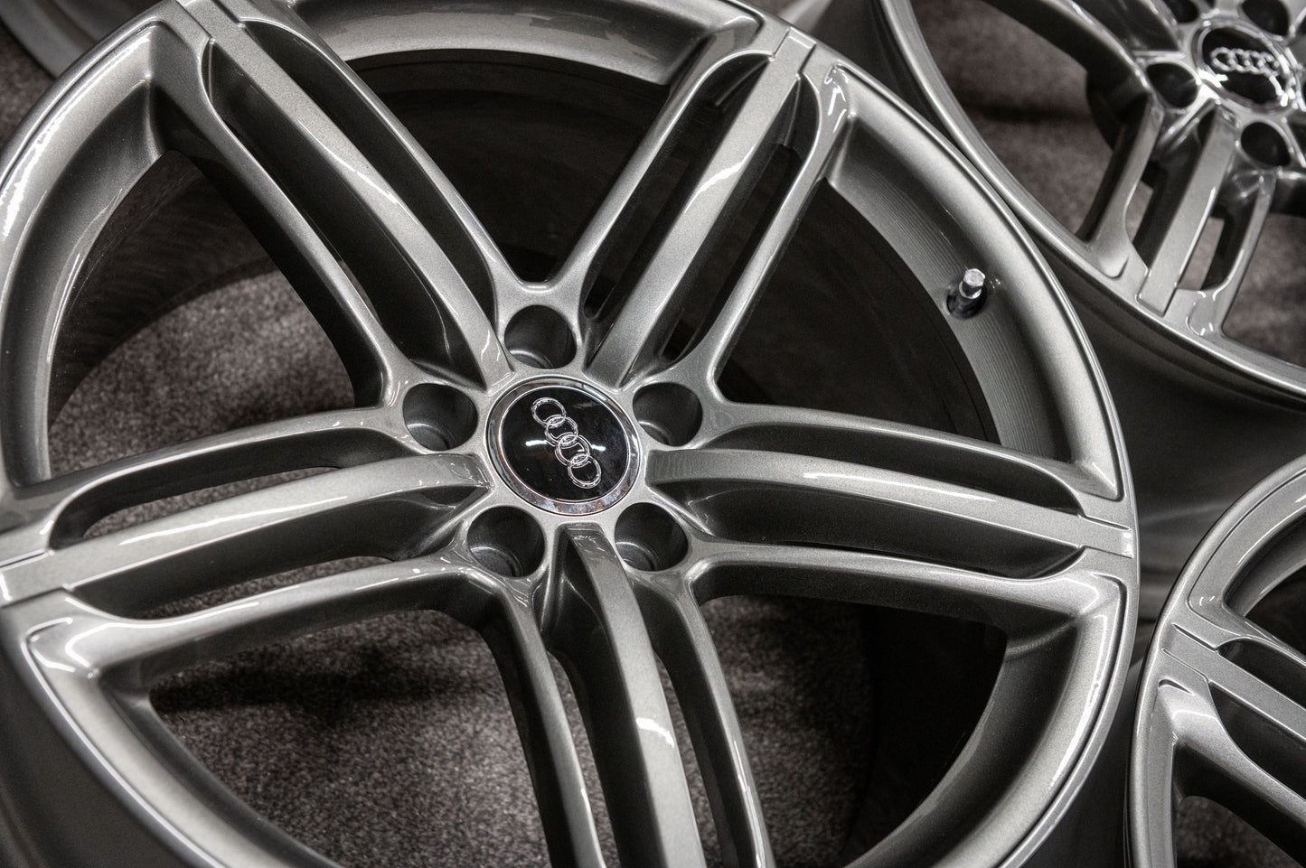 *Refurbished* Genuine 19" Audi A5/S5 Segment Peeler Speedline Wheels 5x112 8T0601025T