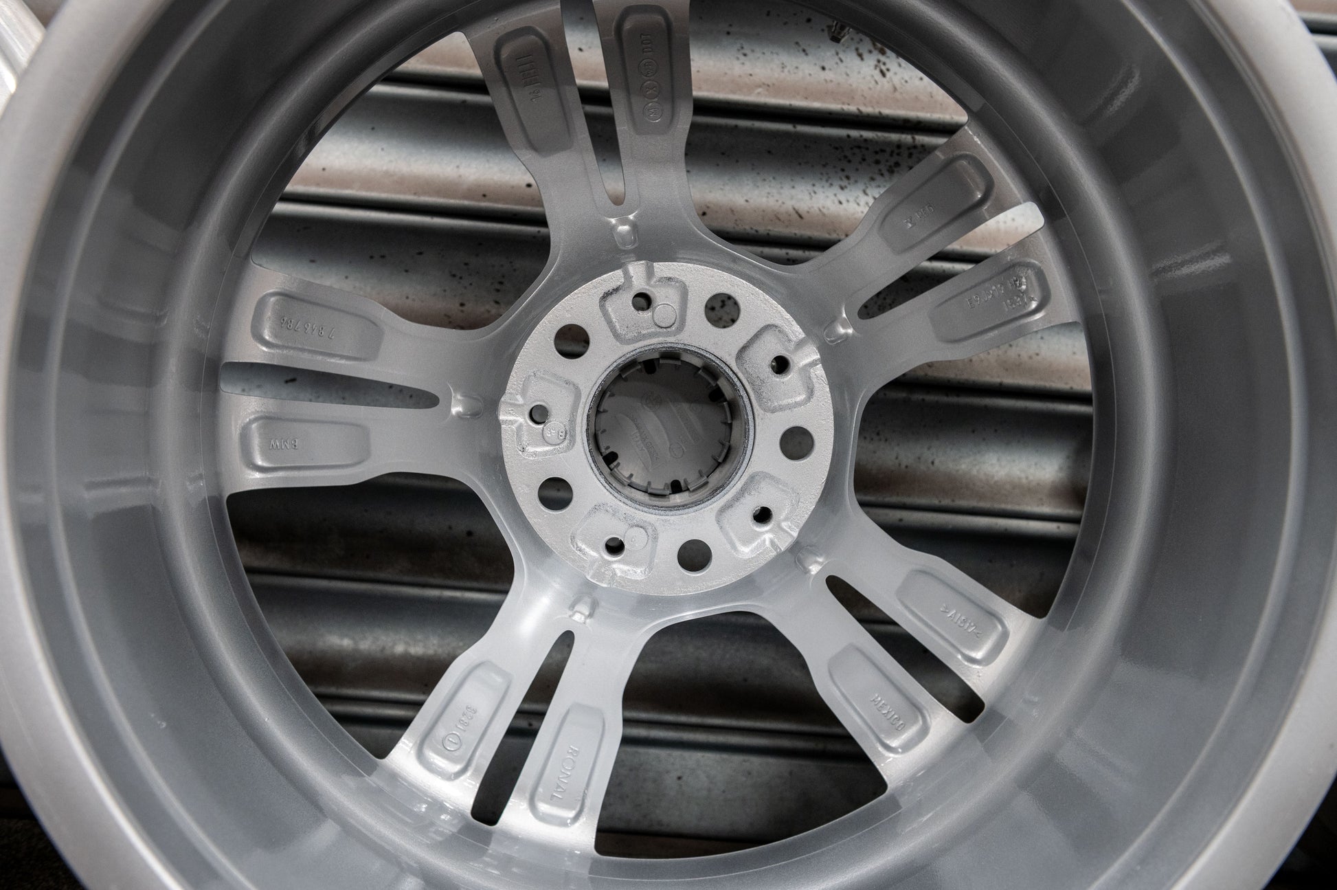 *Refurbished* Genuine 19" BMW X5/X6 467M Staggered Alloy Wheels 5x120 M-Sport - Autosthetic