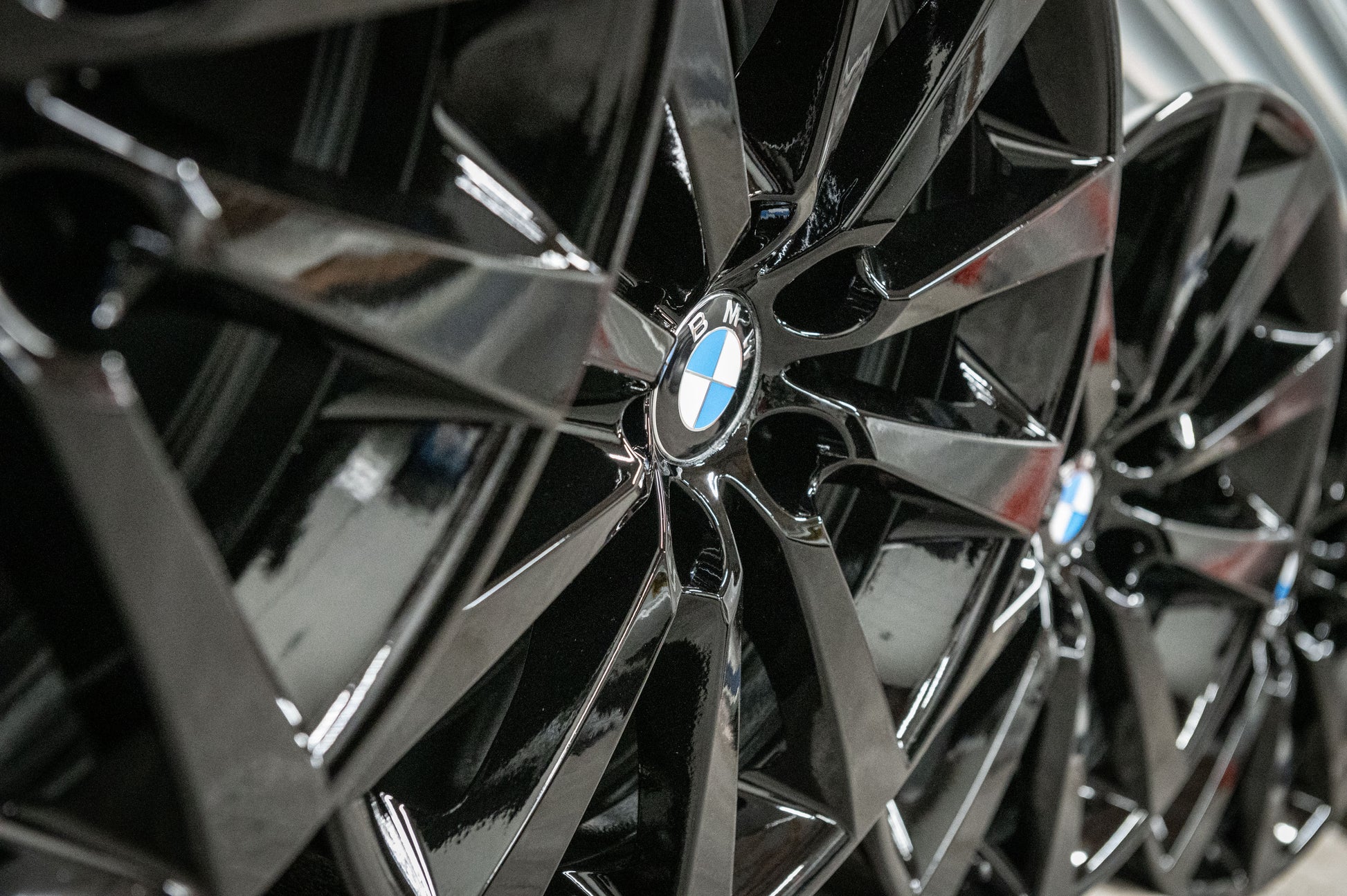 *Refurbished* Genuine 18" BMW 5 Series F10/F11 328M Alloy Wheels 5x120 - Autosthetic