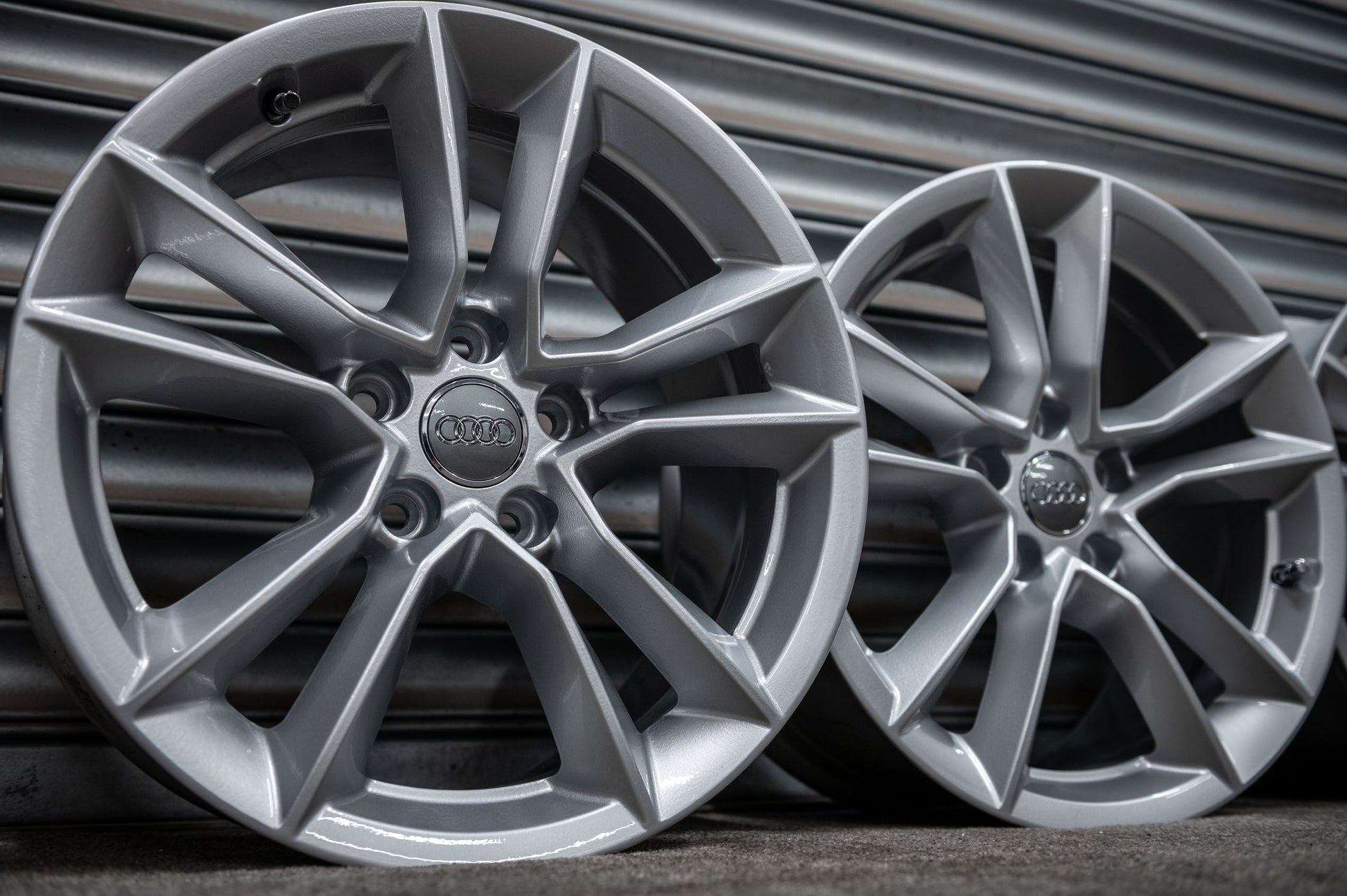 *Refurbished* Genuine 17" Audi A5 Alloy Wheels 5x112 8W0601025AG - Autosthetic