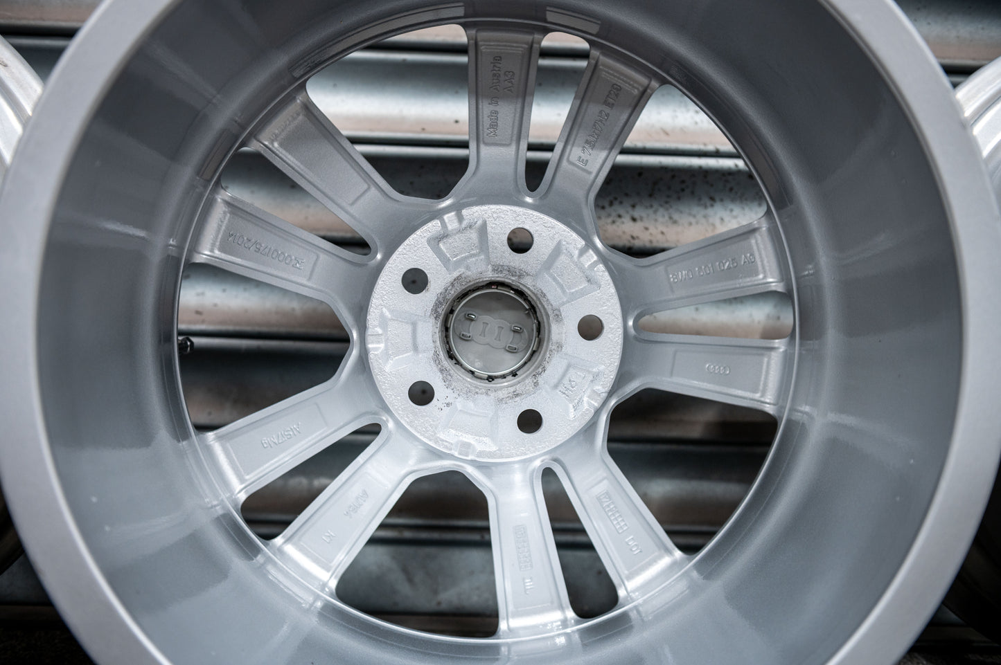 *Refurbished* Genuine 17" Audi A5 Alloy Wheels 5x112 8W0601025AG - Autosthetic