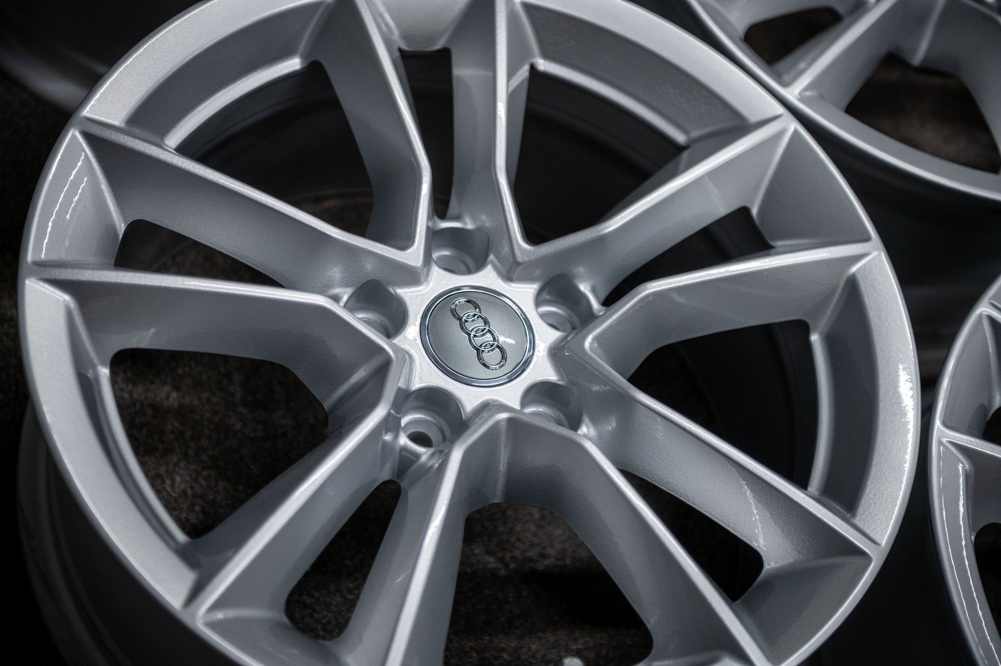 *Refurbished* Genuine 17" Audi A5 Alloy Wheels 5x112 8W0601025AG - Autosthetic