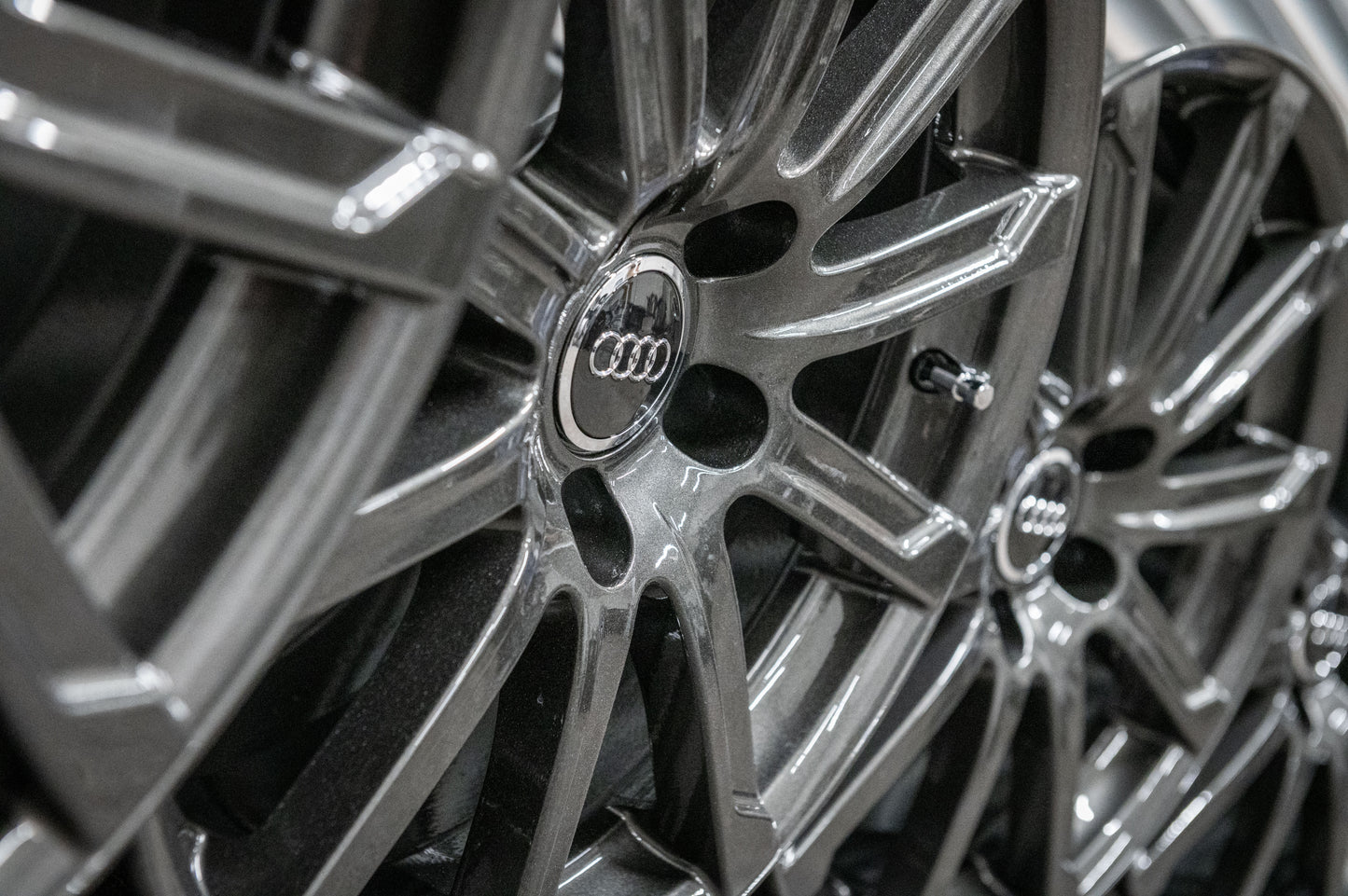 *Refurbished* Genuine 18" Audi A4/A6 S-Line Alloy Wheels 5x112 4F0601025DD - Autosthetic