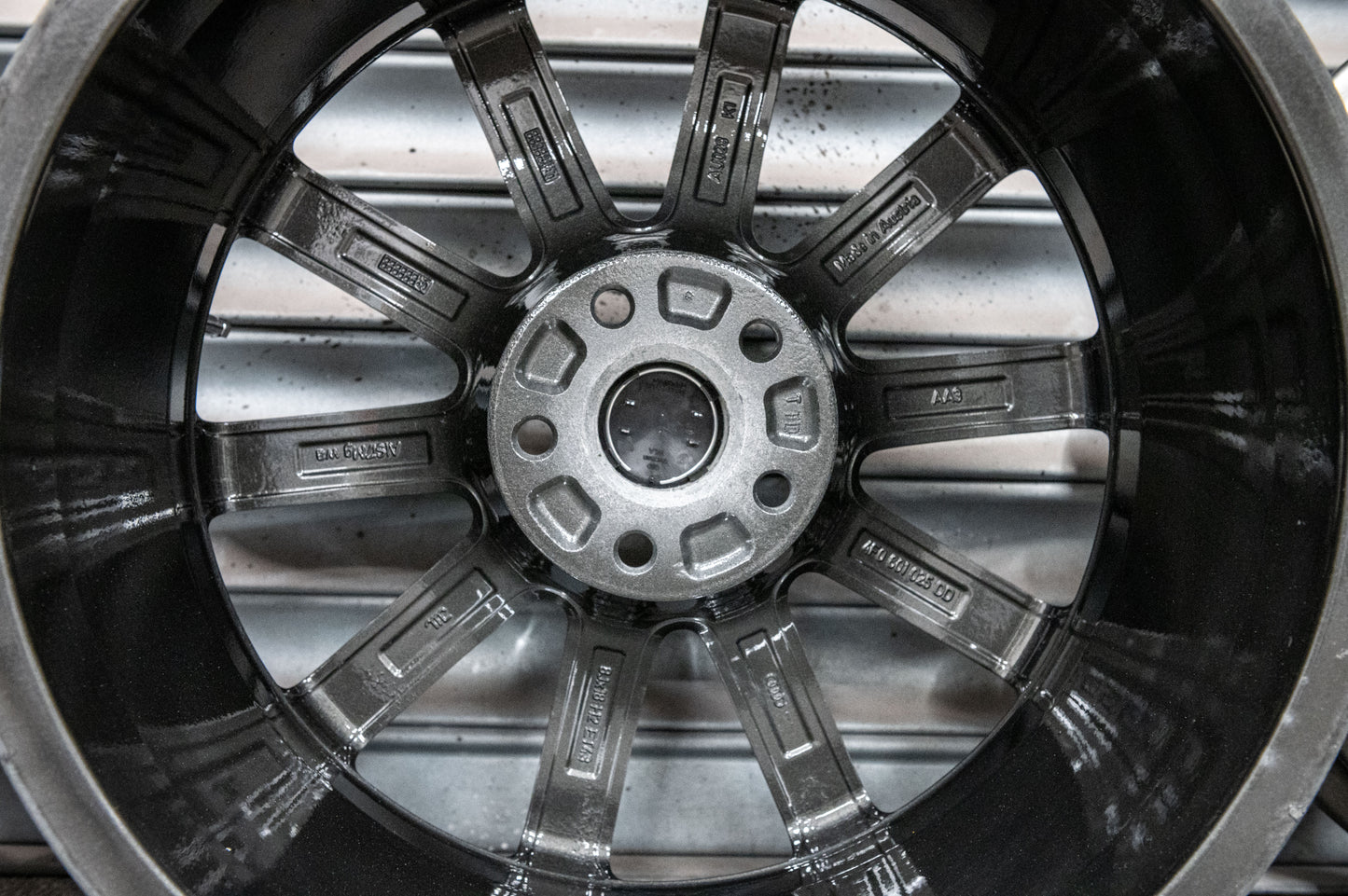 *Refurbished* Genuine 18" Audi A4/A6 S-Line Alloy Wheels 5x112 4F0601025DD - Autosthetic