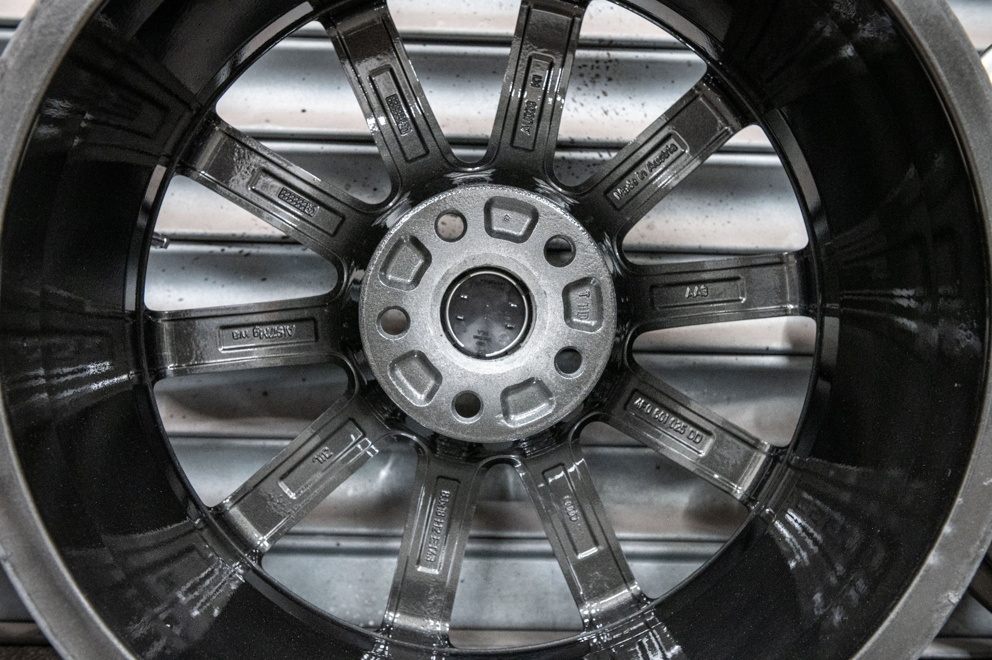 *Refurbished* Genuine 18" Audi A4/A6 S-Line Alloy Wheels 5x112 4F0601025DD - Autosthetic