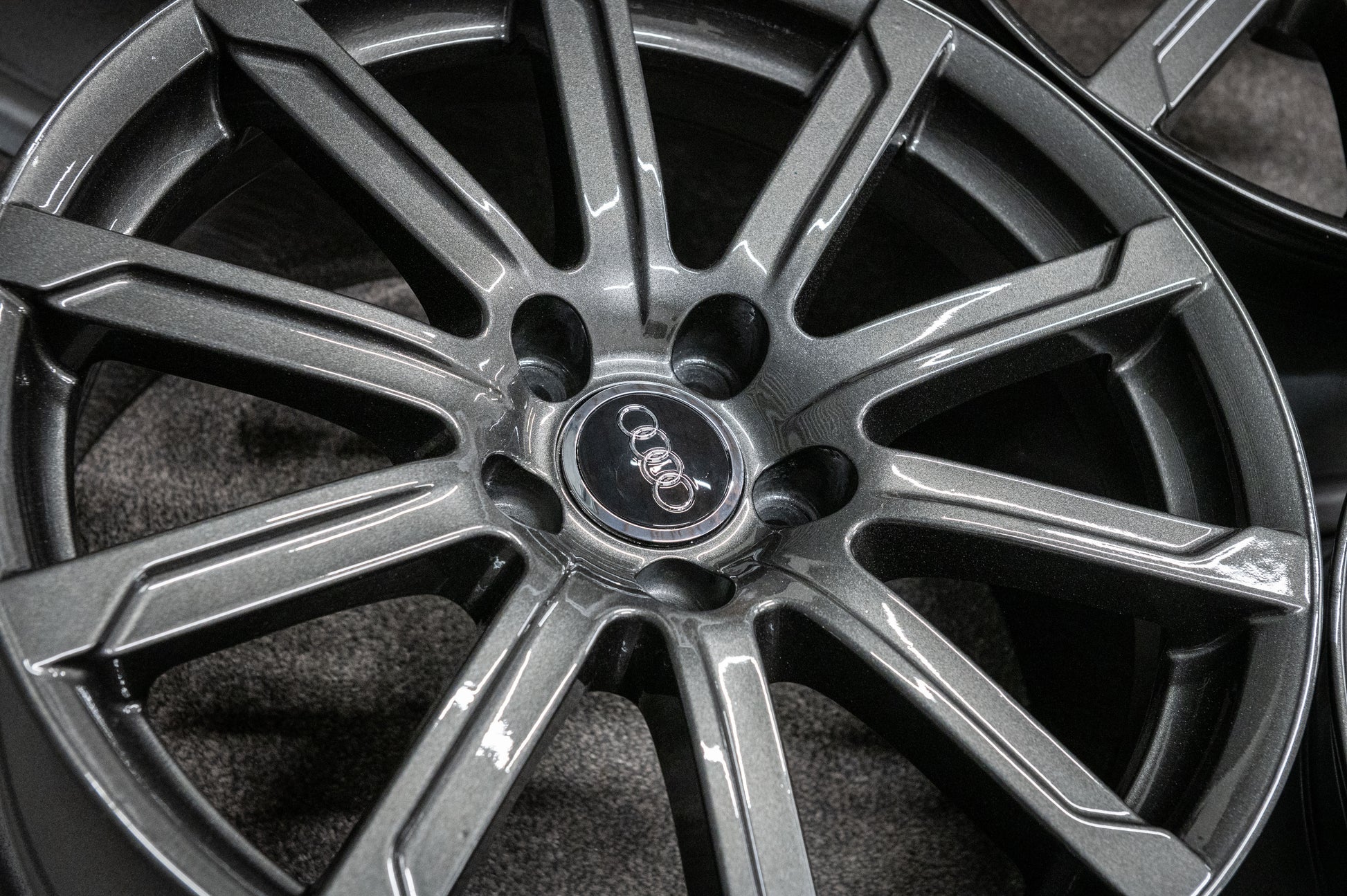 *Refurbished* Genuine 18" Audi A4/A6 S-Line Alloy Wheels 5x112 4F0601025DD - Autosthetic