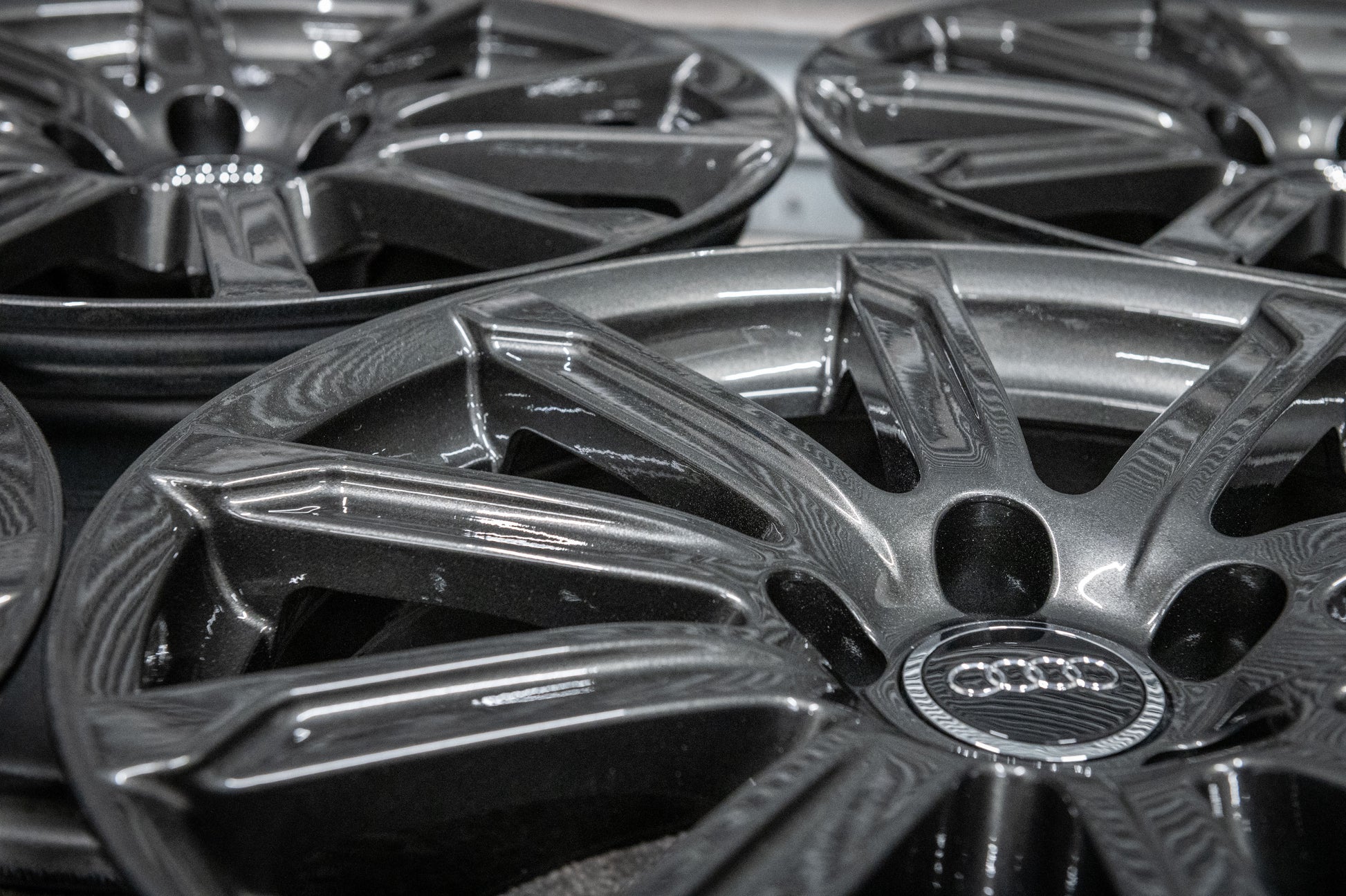 *Refurbished* Genuine 18" Audi A4/A6 S-Line Alloy Wheels 5x112 4F0601025DD - Autosthetic