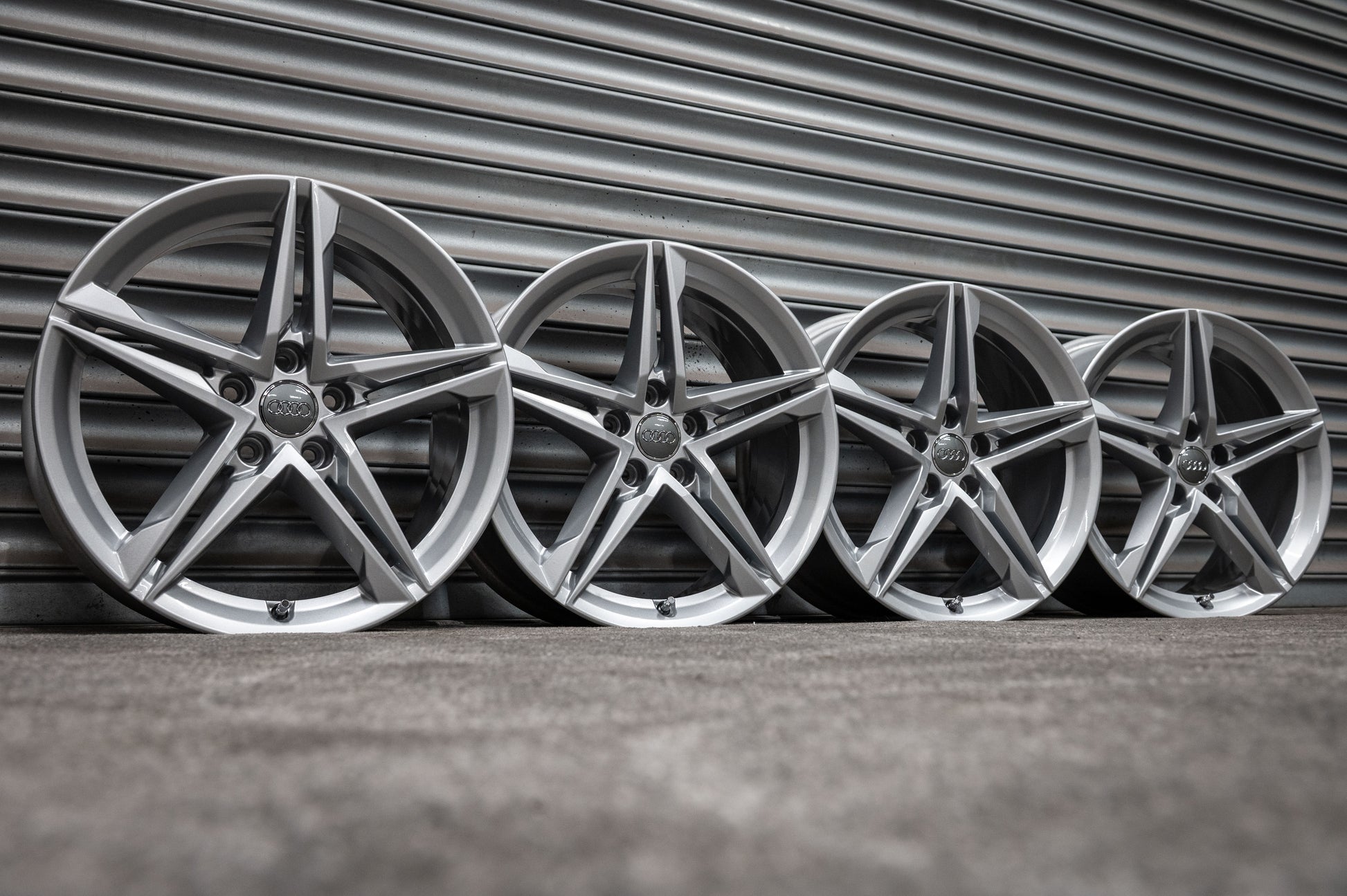 *Refurbished* Genuine 18" Audi A4/S4 Alloy Wheels 5x112 - Autosthetic