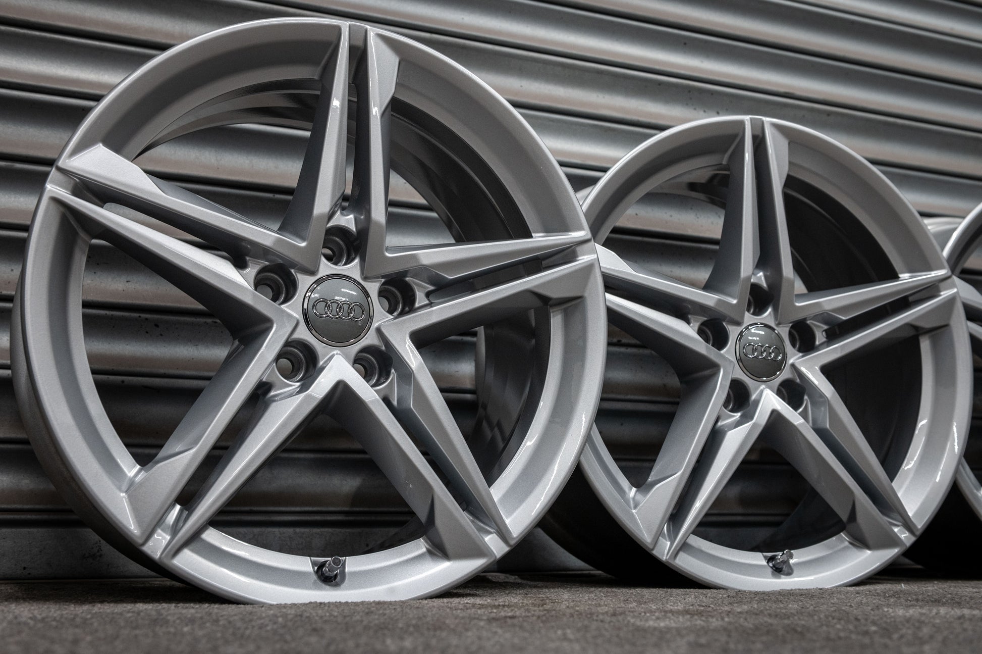 *Refurbished* Genuine 18" Audi A4/S4 Alloy Wheels 5x112 - Autosthetic