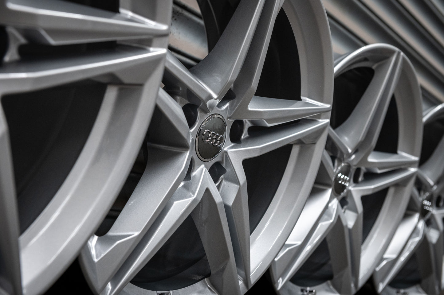 *Refurbished* Genuine 18" Audi A4/S4 Alloy Wheels 5x112 - Autosthetic