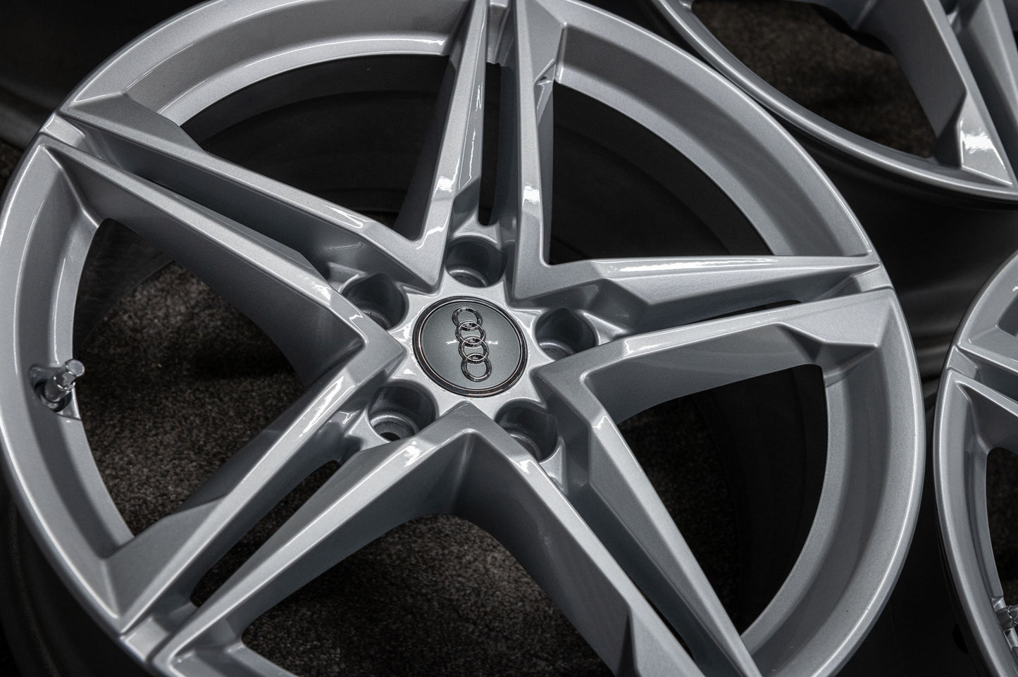 *Refurbished* Genuine 18" Audi A4/S4 Alloy Wheels 5x112 - Autosthetic