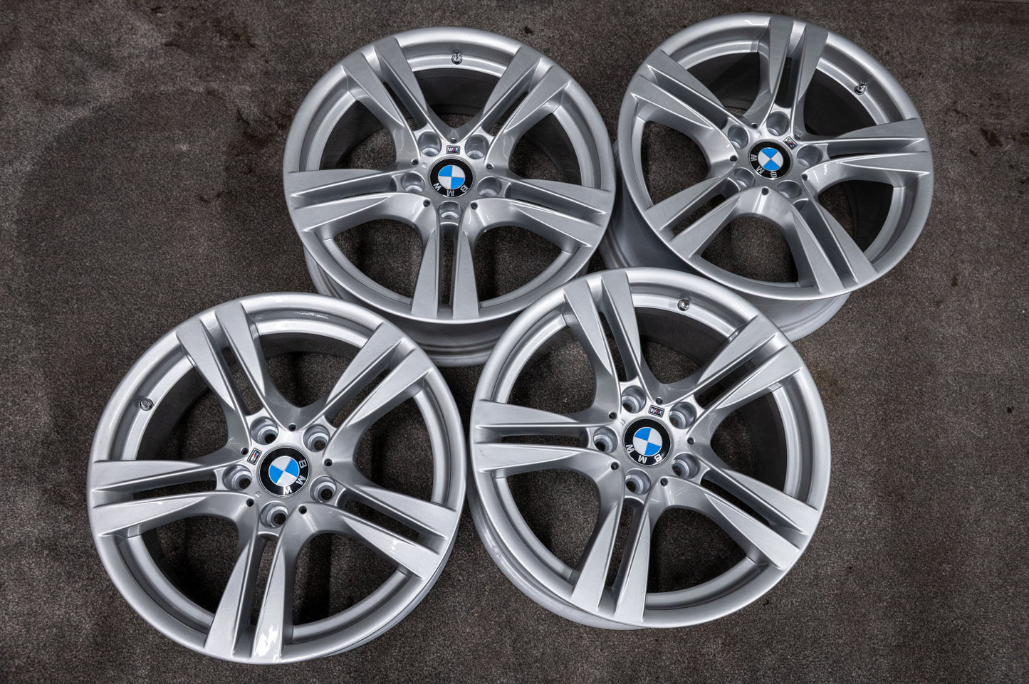 *Refurbished* Genuine 18" BMW X1 Staggered Alloy Wheels & Tyres 5x120