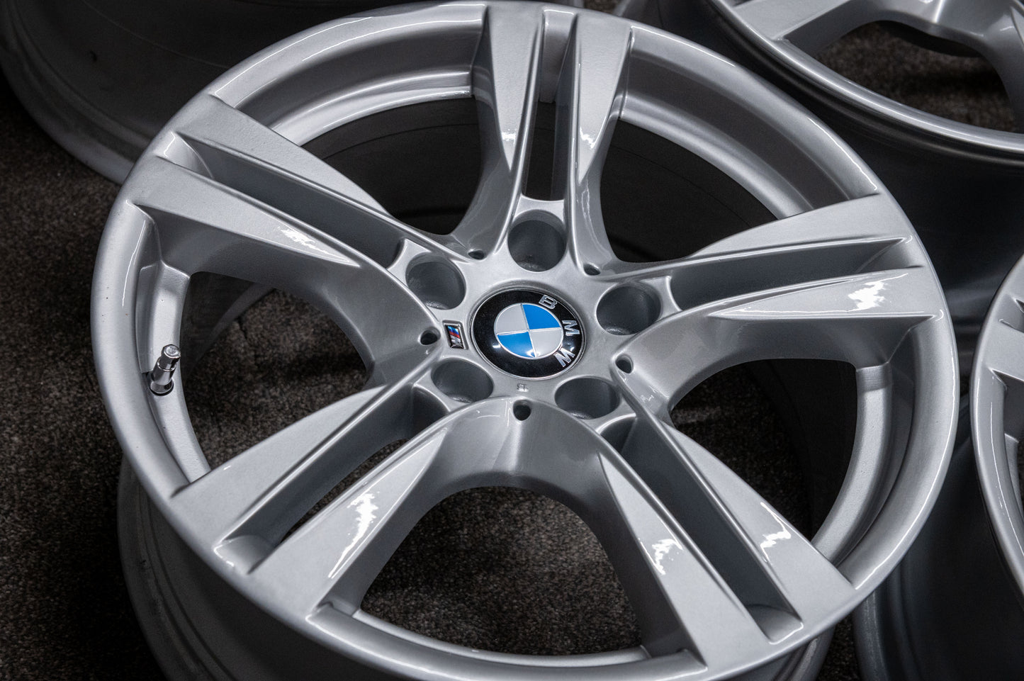 *Refurbished* Genuine 18" BMW X1 Staggered Alloy Wheels & Tyres 5x120