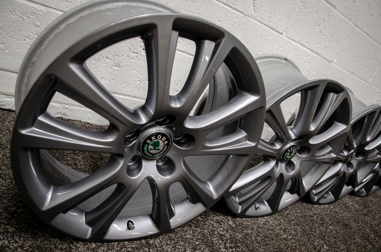 *Refurbished* Genuine 18" Skoda Octavia VRS Alloy Wheels 5x112 1Z0601025M - Autosthetic