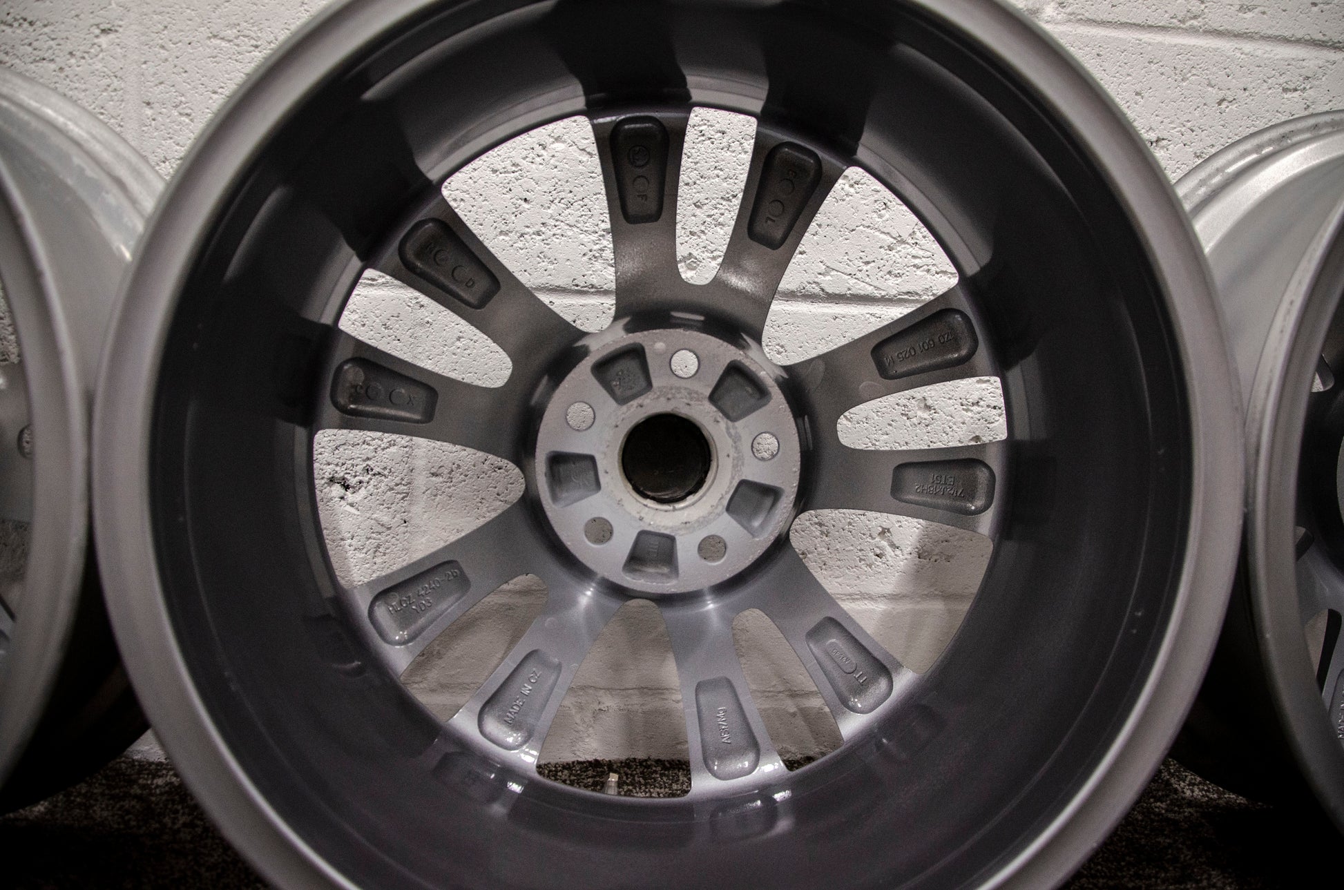 *Refurbished* Genuine 18" Skoda Octavia VRS Alloy Wheels 5x112 1Z0601025M - Autosthetic
