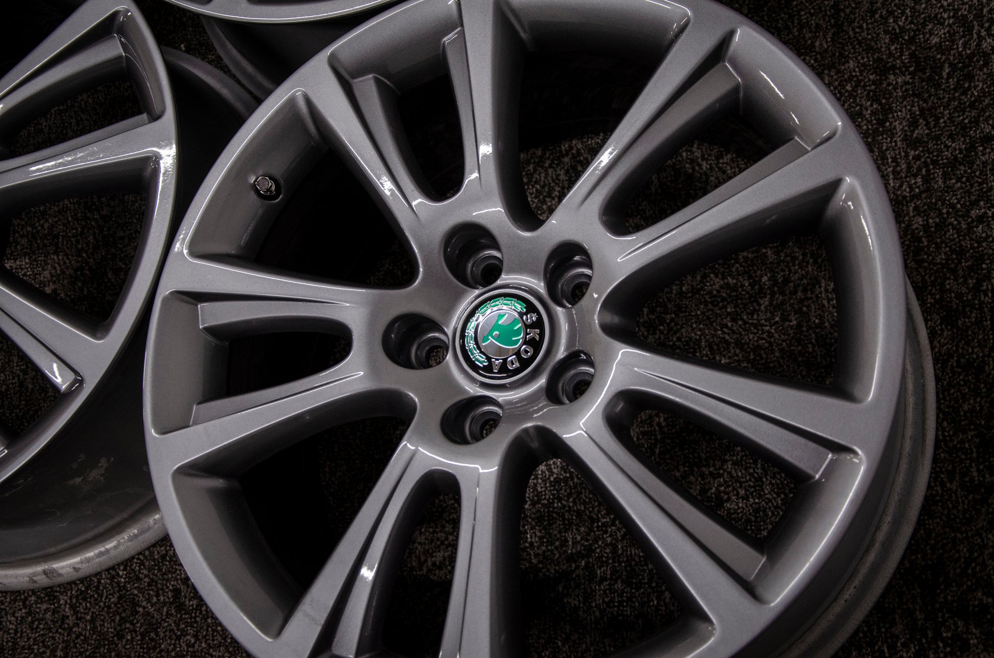 *Refurbished* Genuine 18" Skoda Octavia VRS Alloy Wheels 5x112 1Z0601025M - Autosthetic
