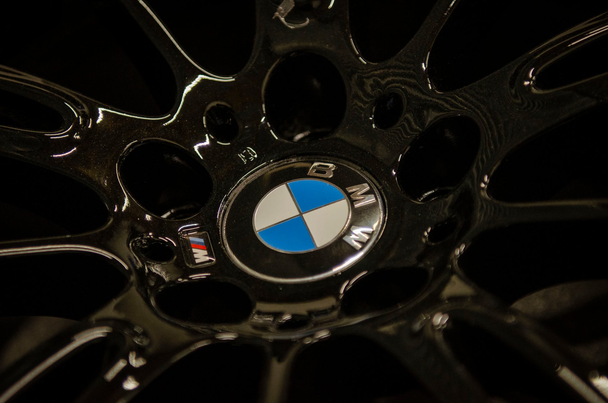*Refurbished* Genuine 18" BMW 3 Series MV3 Staggered Alloy Wheels 5x120 - Autosthetic