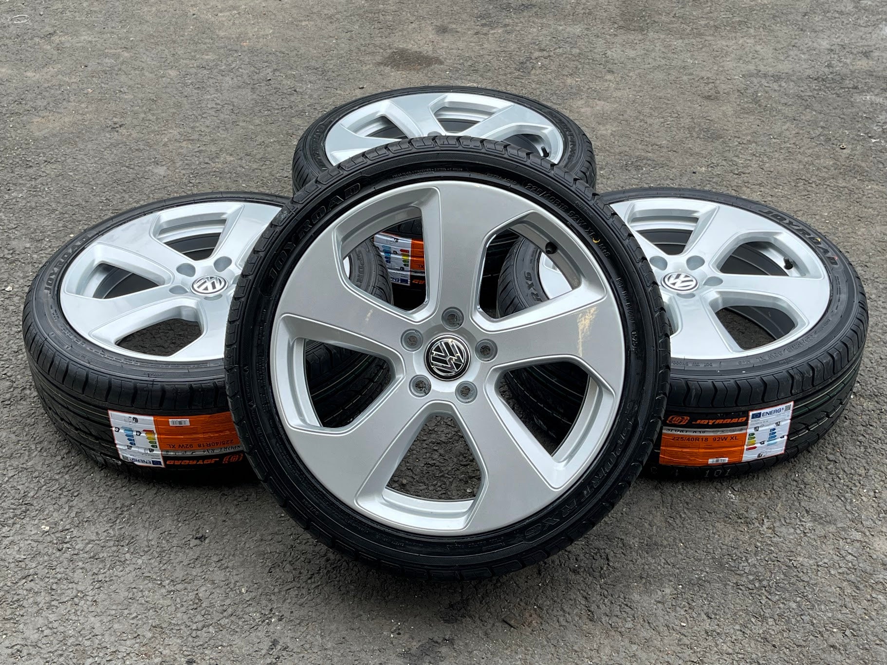 *Refurbished* Genuine 18" VW Golf 'Austin' Alloy Wheels & Brand New Tyres 5x112 5G0601025AS - Autosthetic