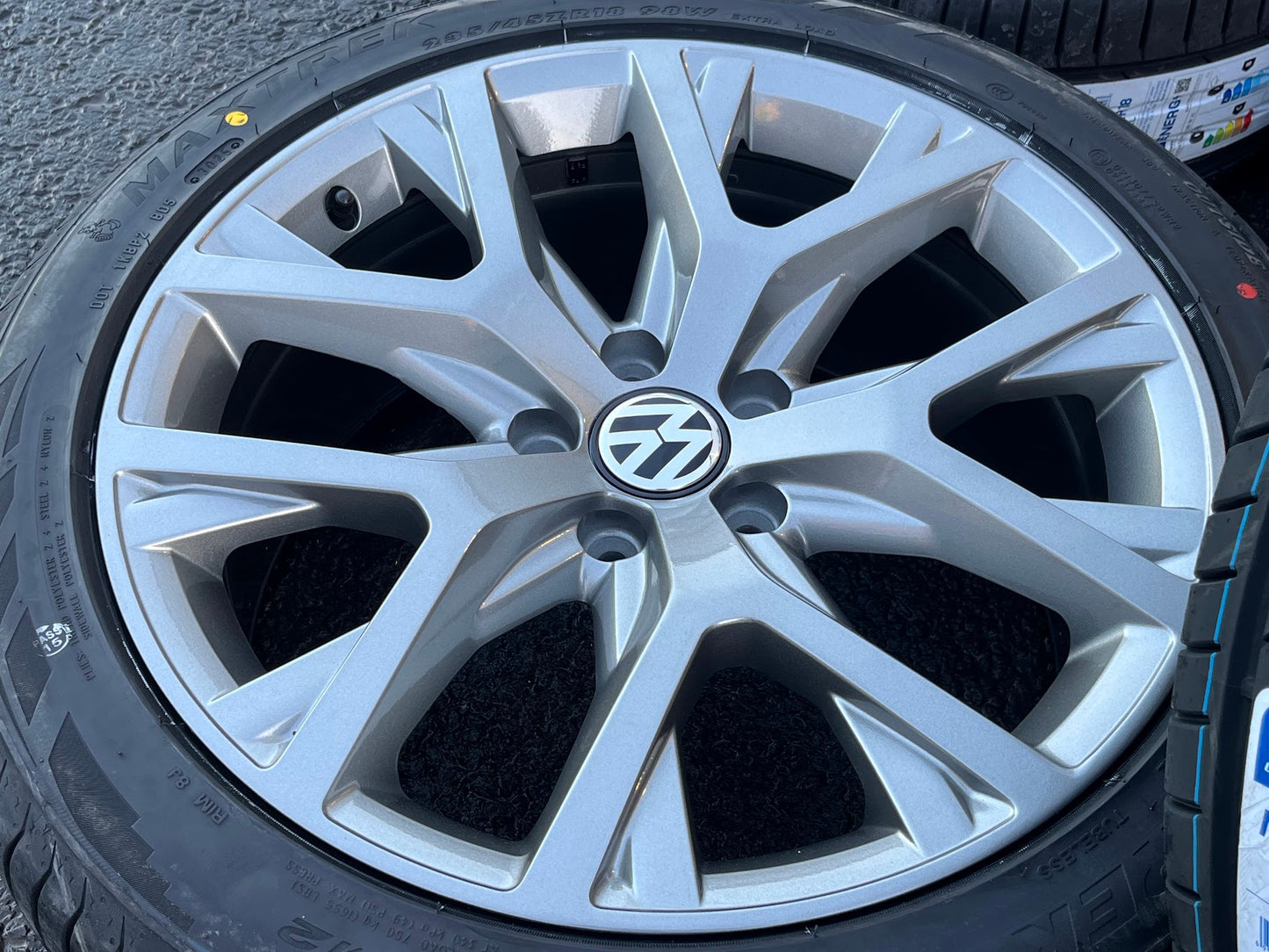 *Refurbished* Genuine 18" VW Passat AllTrack 'Canyon' Alloy Wheels & Brand New Tyres 5x112