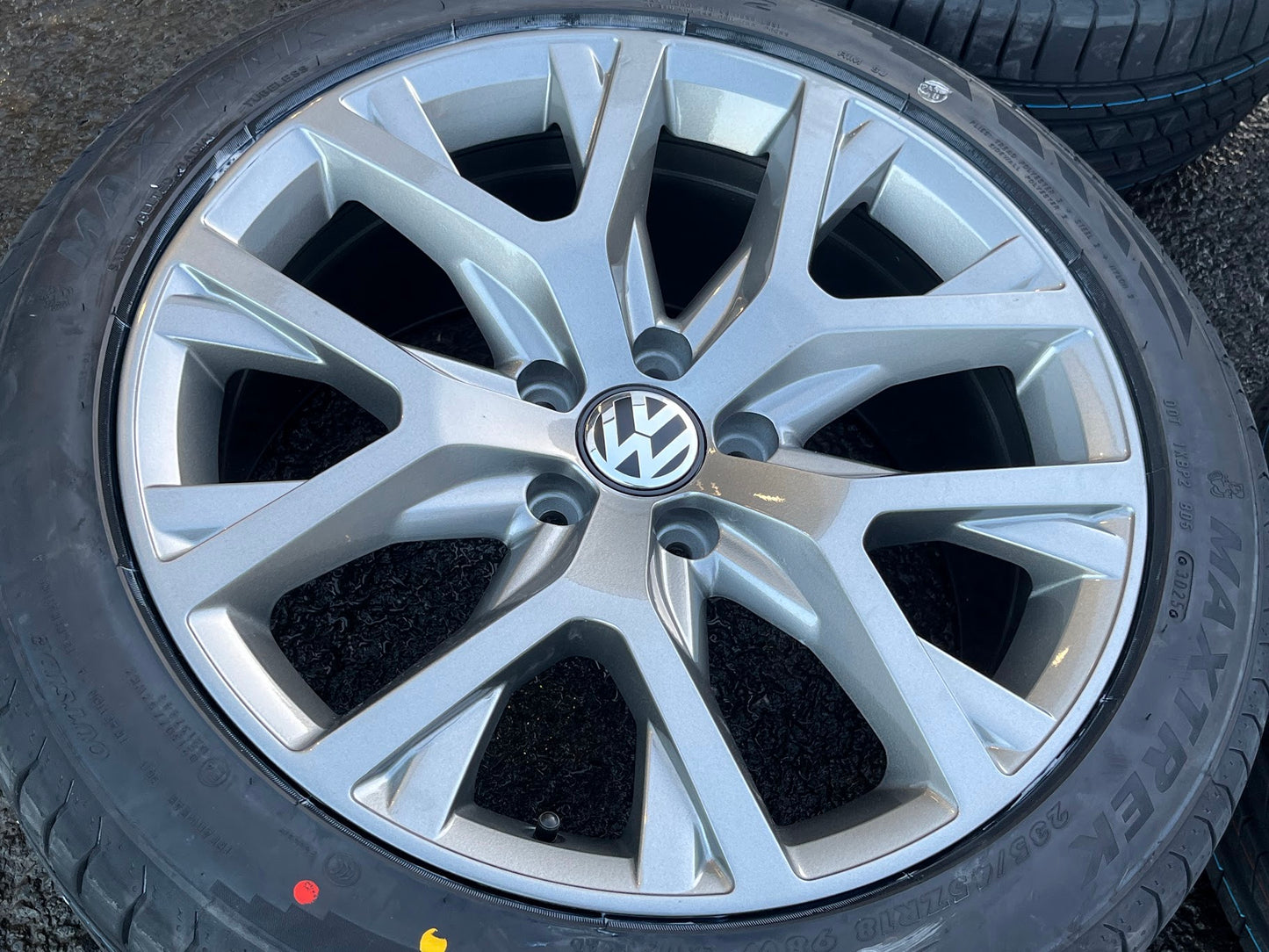 *Refurbished* Genuine 18" VW Passat AllTrack 'Canyon' Alloy Wheels & Brand New Tyres 5x112