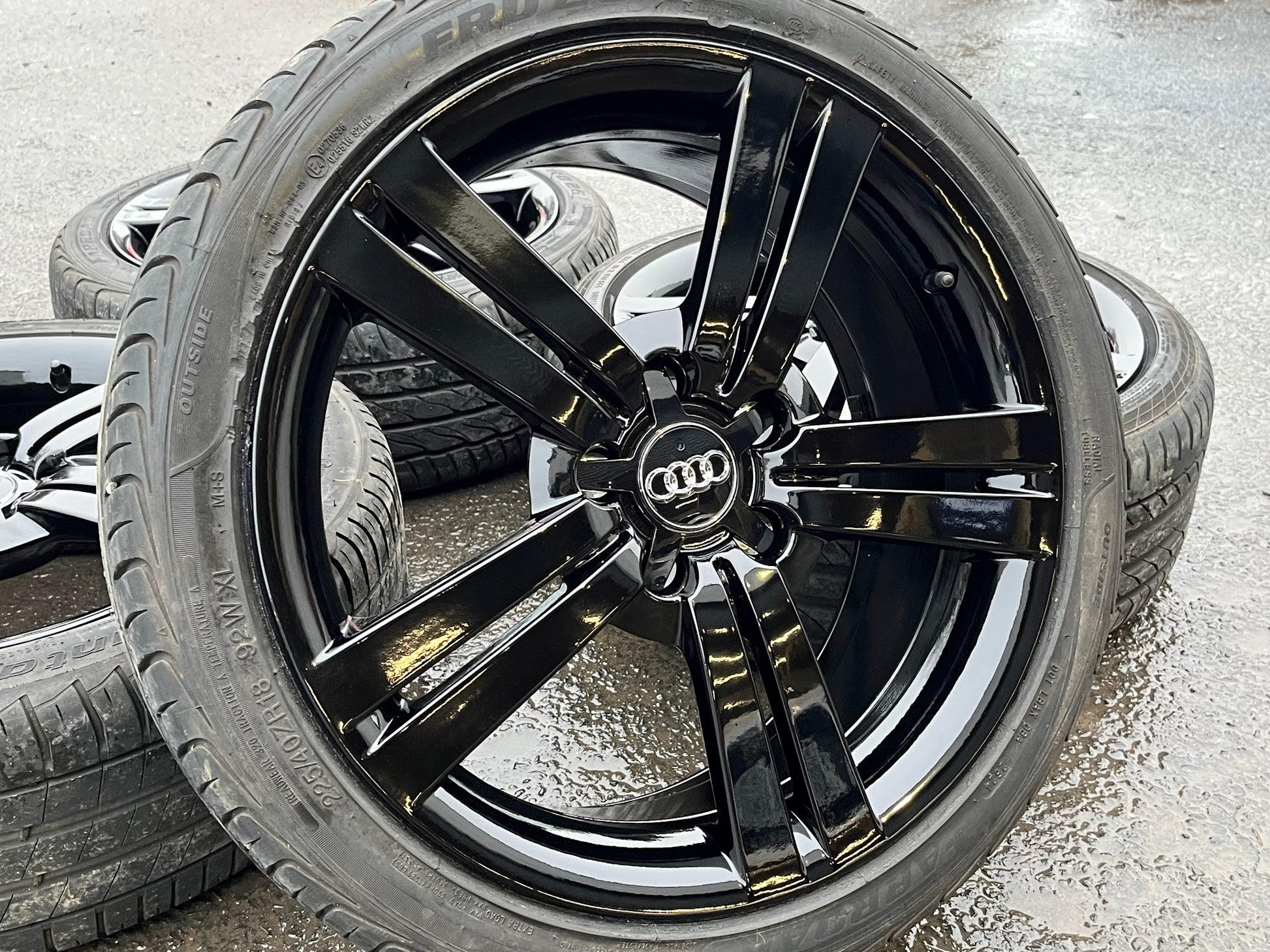 *Refurbished* Genuine 18" Audi/Seat/VW Alloy Wheels & Tyres 5x112 - Autosthetic