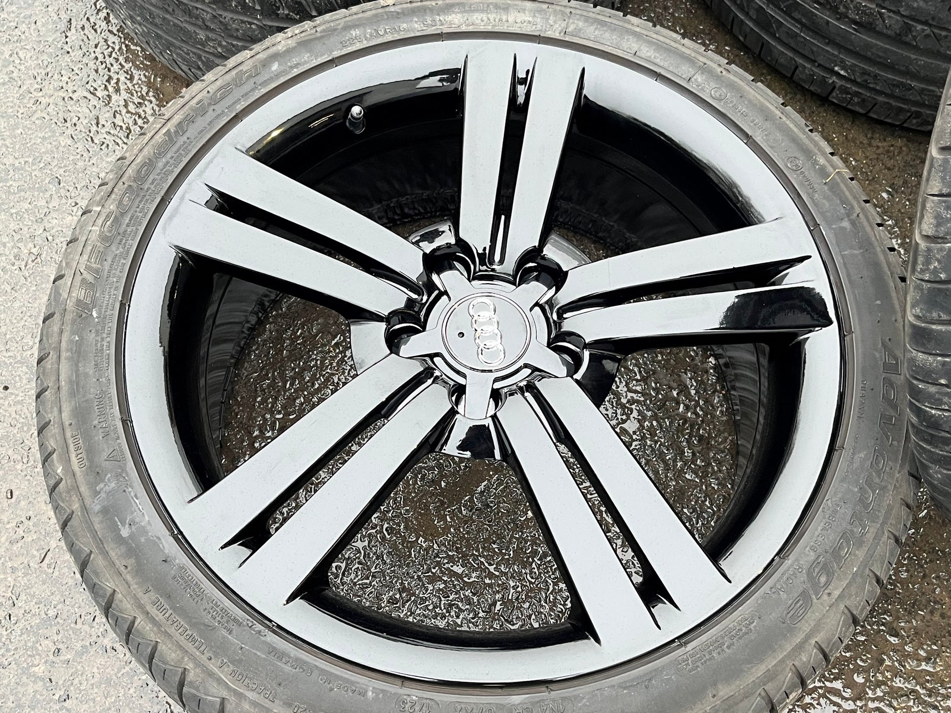 *Refurbished* Genuine 18" Audi/Seat/VW Alloy Wheels & Tyres 5x112 - Autosthetic
