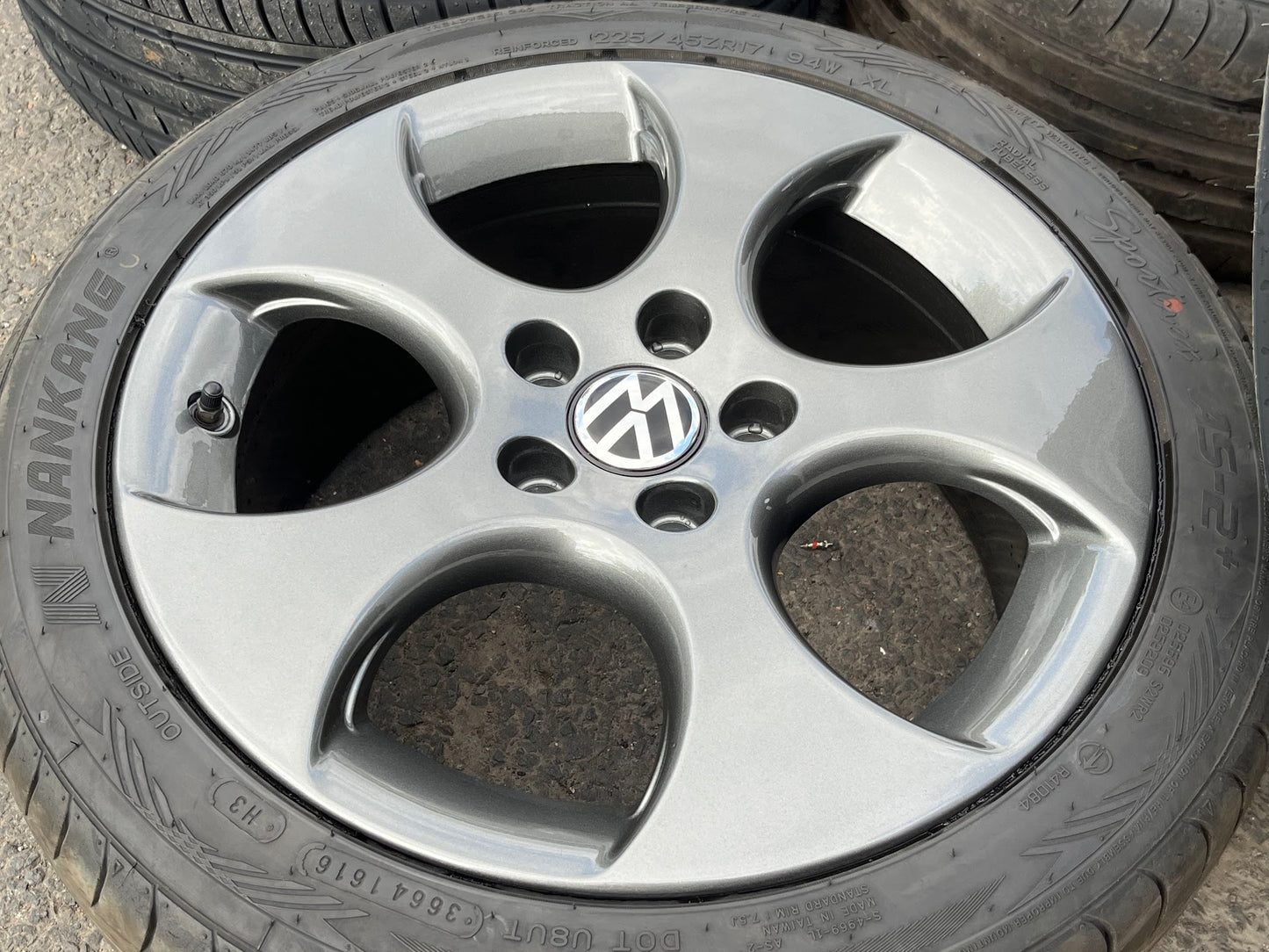 *Refurbished* Genuine 17" VW Monza Alloy Wheels & Tyres 5x112
